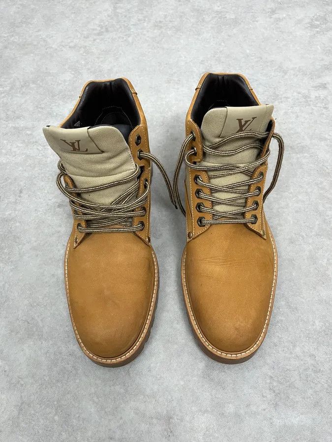 Louis Vuitton Louis Vuitton Oberkampf Beige Wheat Nubuck Boots Size US 11.5 / EU 44-45 - 2 Thumbnail