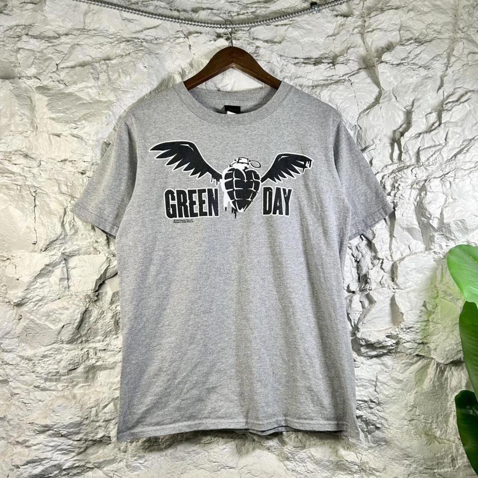 Other 2004 Green Day American Idiot Grenade Wings Tee Size XL Size US XL / EU 56 / 4 - 2 Thumbnail