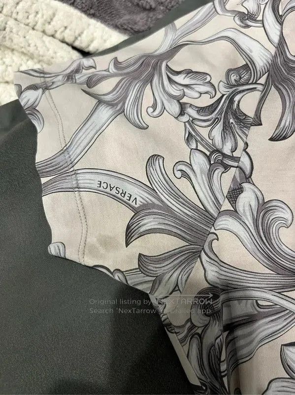 Versace Versace Graphic Print Short-Sleeve T-Shirt . Size US M / EU 48-50 / 2 - 7 Thumbnail