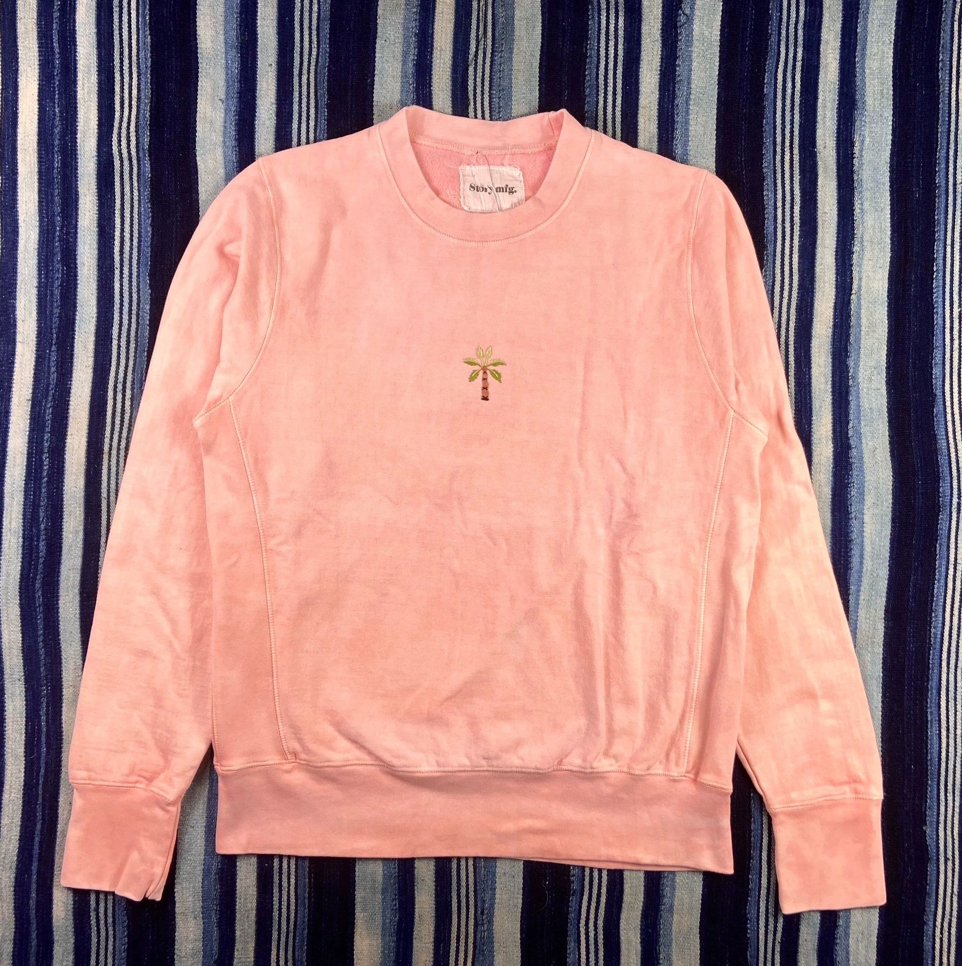 Story Mfg. Story mfg. crew sweat madder dyed hand-embroidered unisex S Size US S / EU 44-46 / 1 - 2 Thumbnail