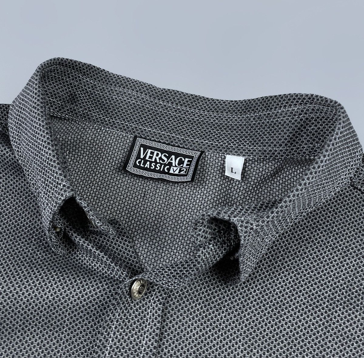 Versace Vintage 90s Versace Classic V2 LS Metallic Button Shirt L Size US L / EU 52-54 / 3 - 9 Thumbnail
