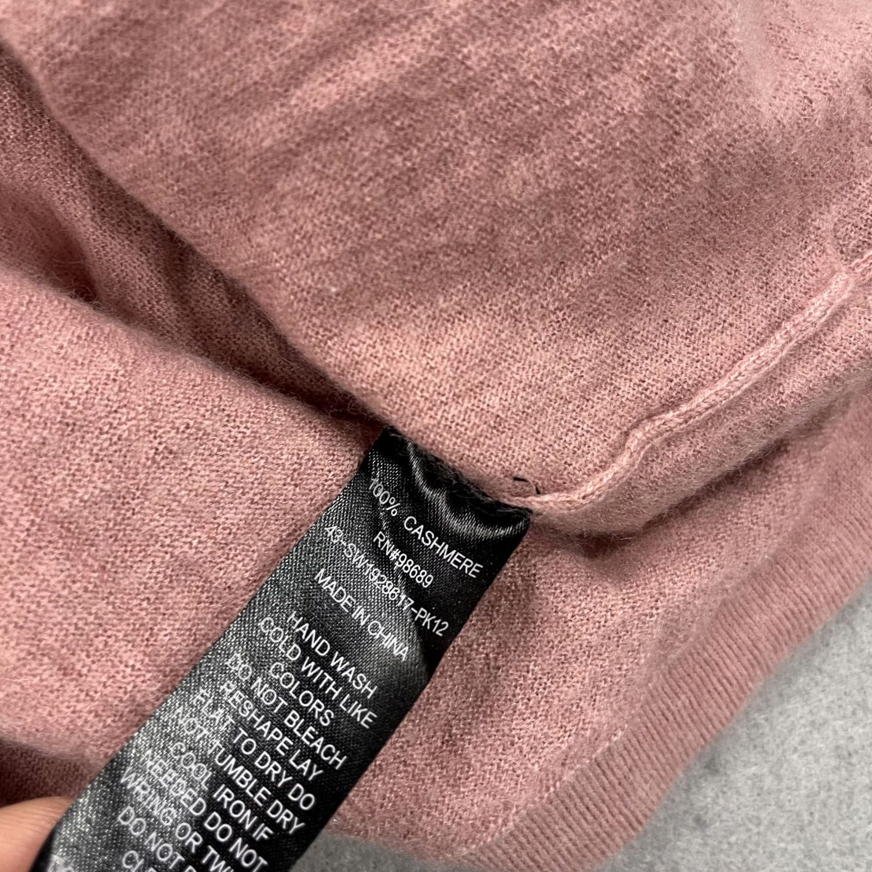 Todd Snyder VINTAGE Todd Snyder Sweater Mens Medium Pink 100% Cashmere Crewneck Pocket Long Sleeve Size US M / EU 48-50 / 2 - 5 Thumbnail