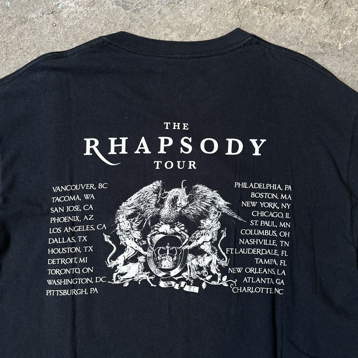 Band Tees × Vintage 2010s Queen Rhapsody Tour T-shirt Size US L / EU 52-54 / 3 - 4 Thumbnail