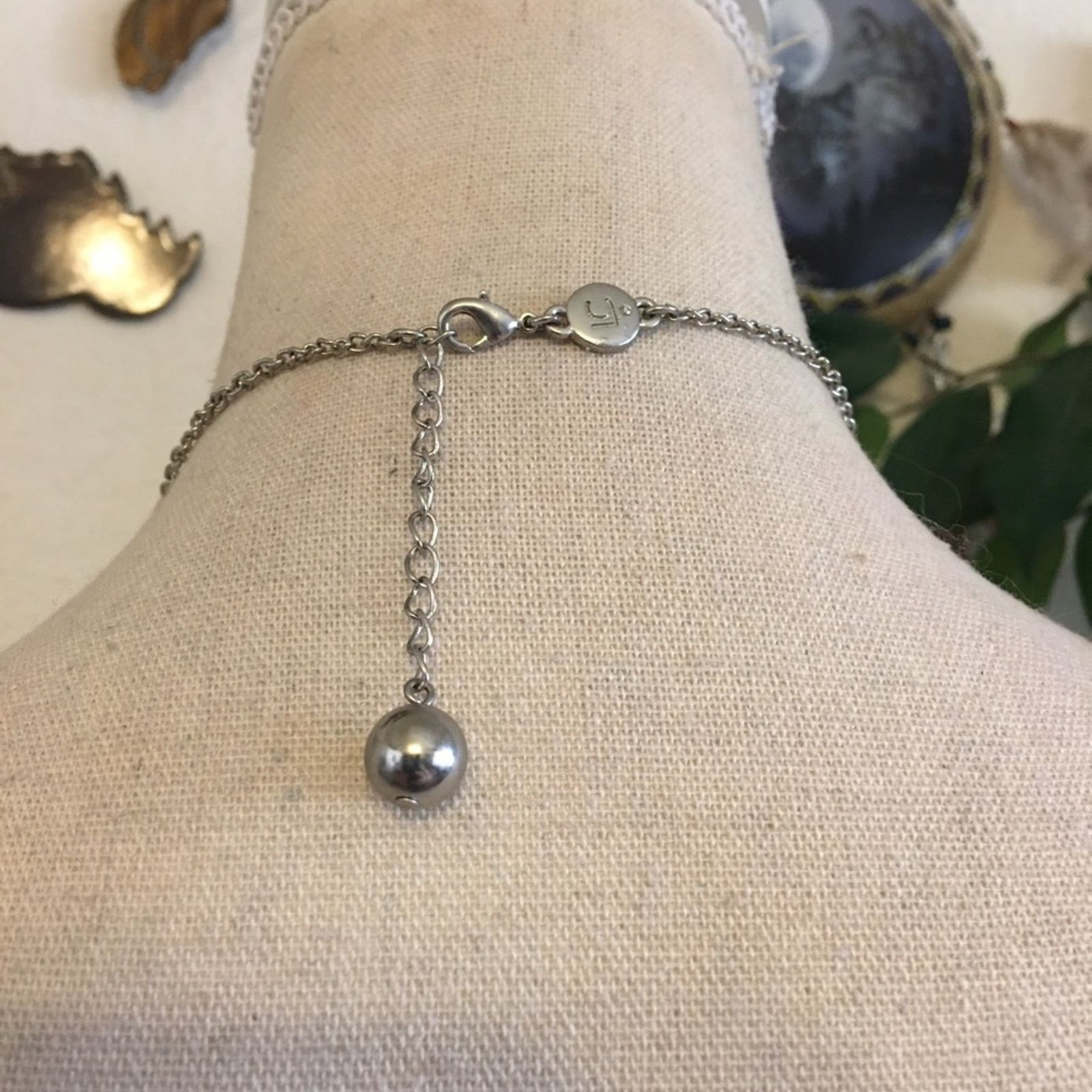 Jewelry Liz Claiborne hammered marcasite disc necklace Size ONE SIZE - 4 Thumbnail