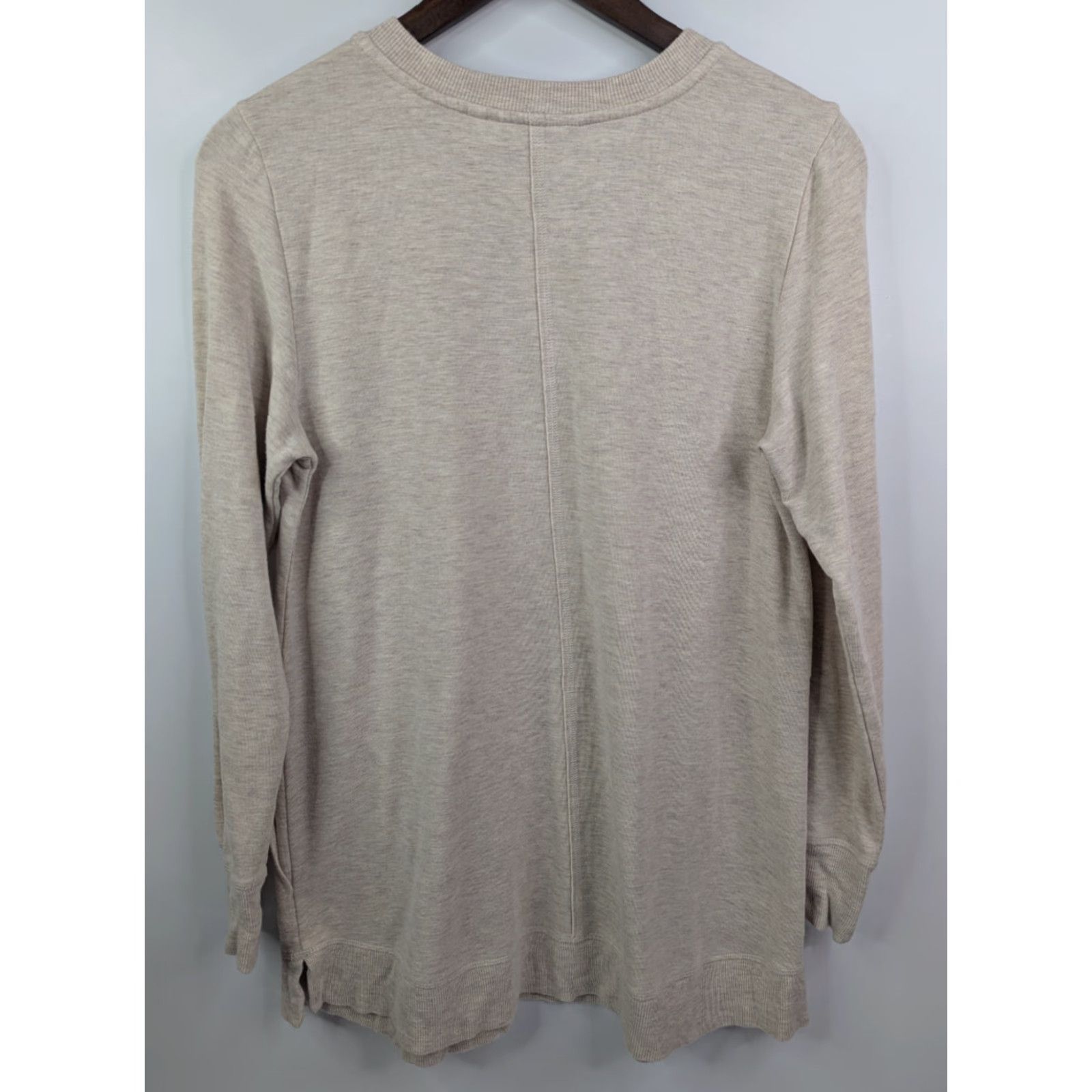 Soft Surroundings Soft Surroundings Tunic Shirt Ladies Small V-Neck Knit Long Sleeve Beige Oatmeal Solid 76% Viscose 19% Polyester 5% Spandex Casual Size S / US 4 / IT 40 - 4 Thumbnail