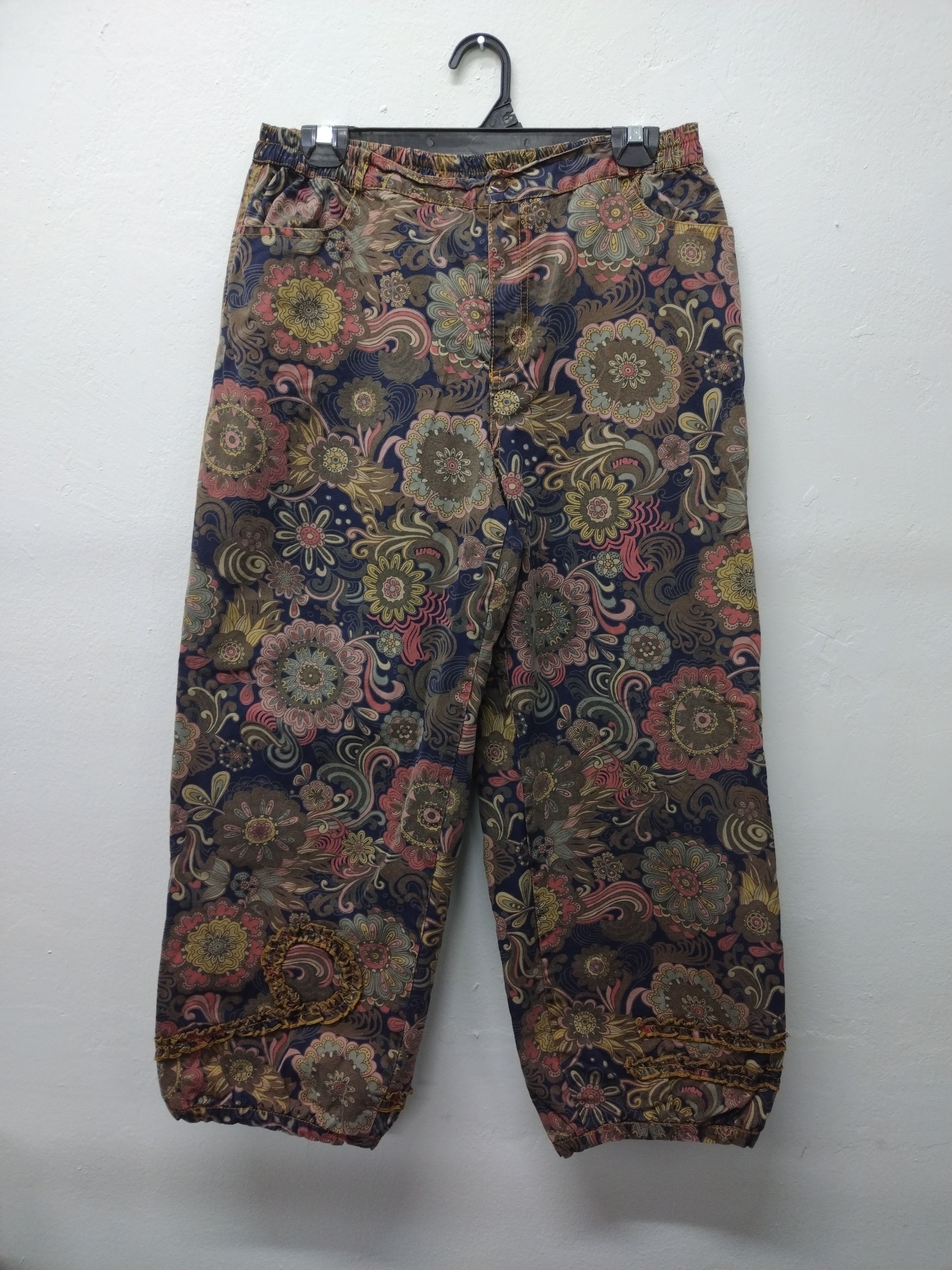 image of Seditionaries x Unbrnd Awesome Paisley Full Print 3Q Pants Raggae Aloha Luxury, Men's (Size 29)