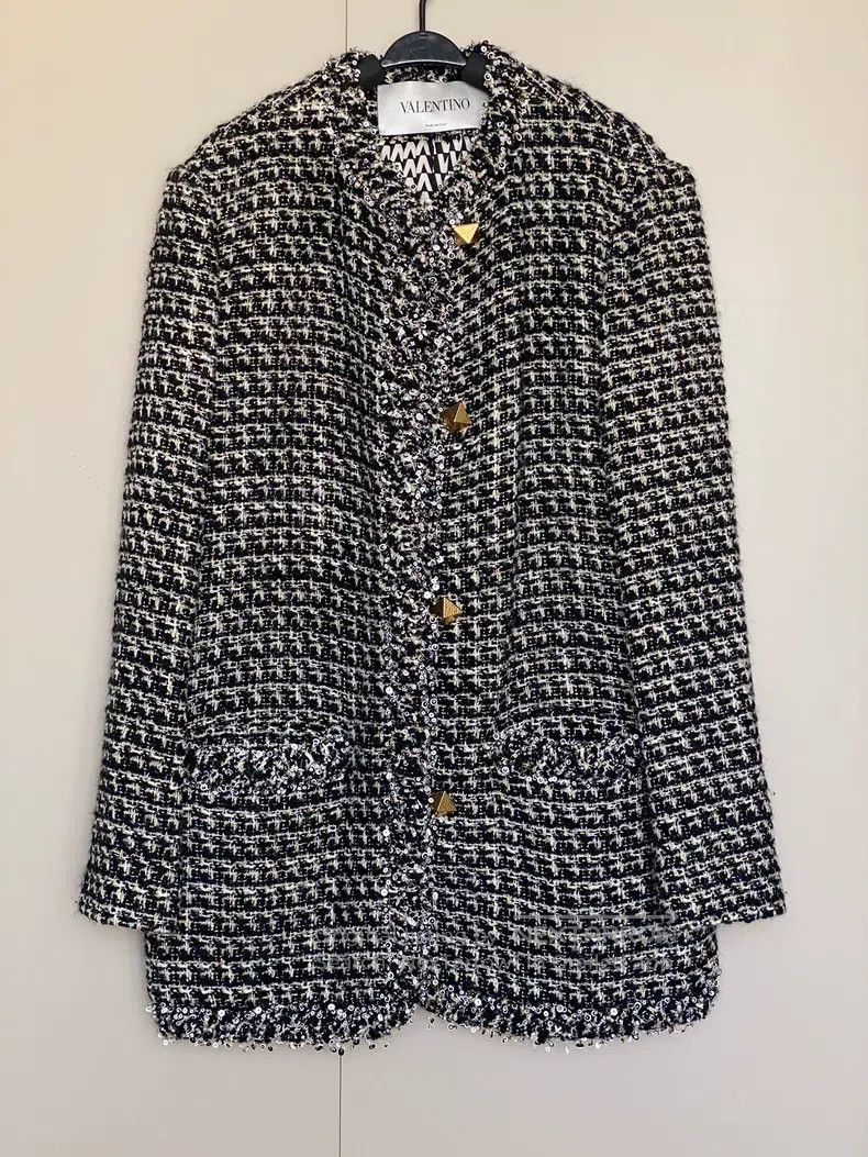 Valentino Valentino The main line is a small fragrant jacket Size M / US 6-8 / IT 42-44 - 4 Thumbnail