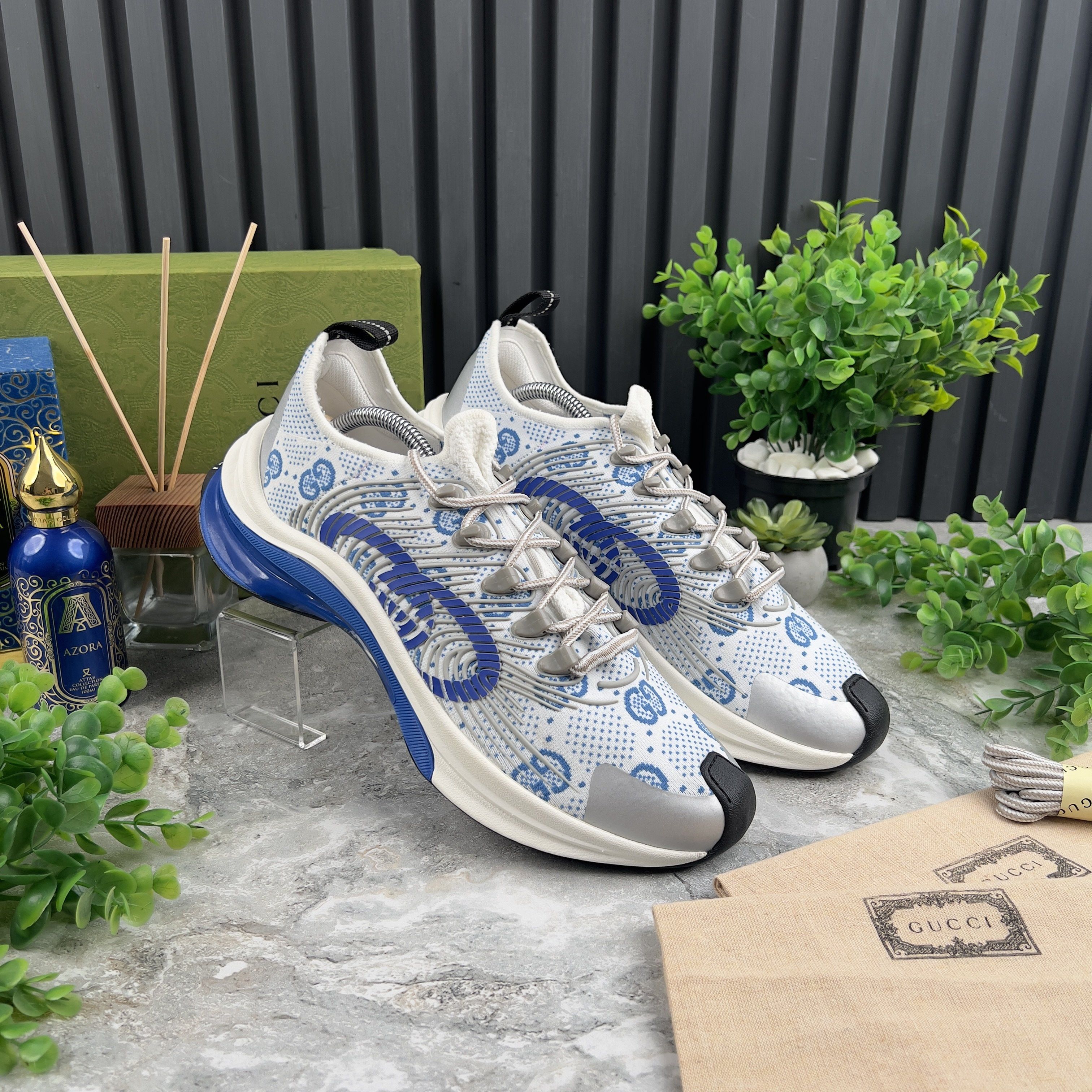 Gucci NEW Gucci Run Exclusiv GG Monogram Sneakers Fabric Size US 10.5 / EU 43-44 - 6 Thumbnail