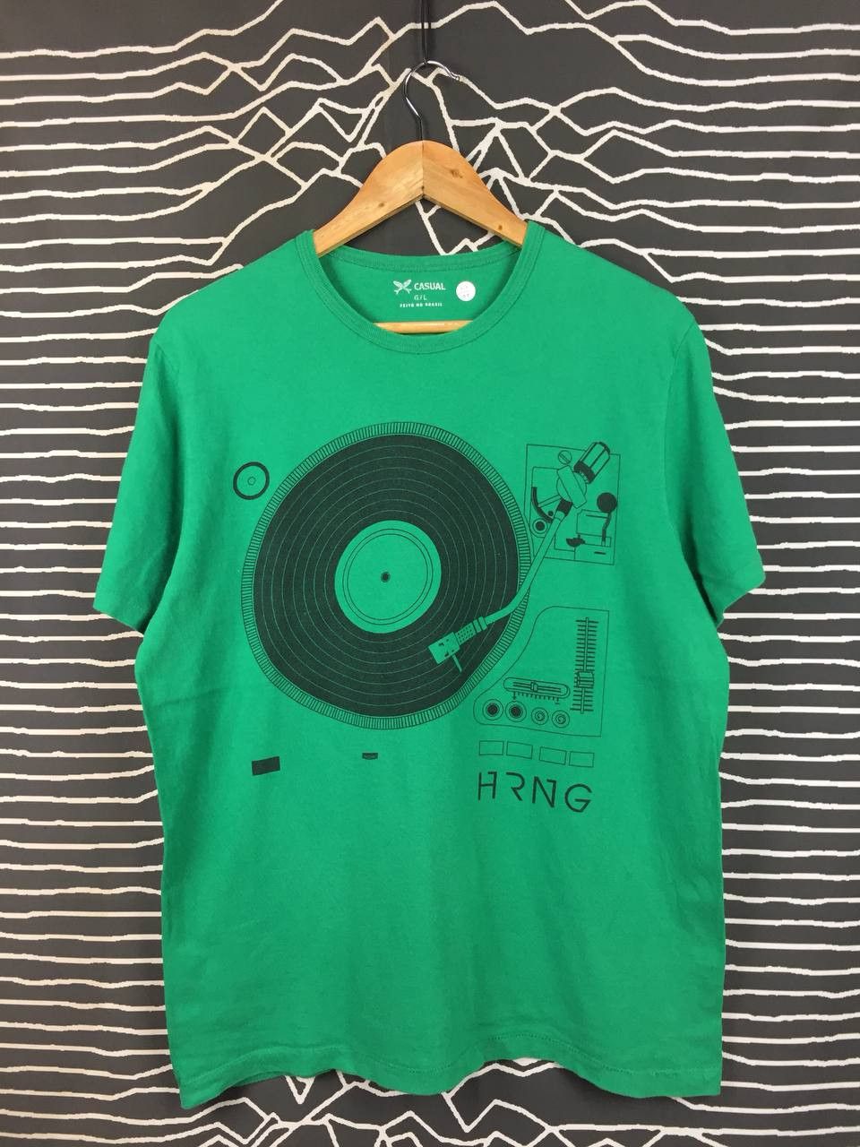 Vintage Hering Casual Made In Brazil Vinyl Record Turntable Tee Size US L / EU 52-54 / 3 - 1 Thumbnail