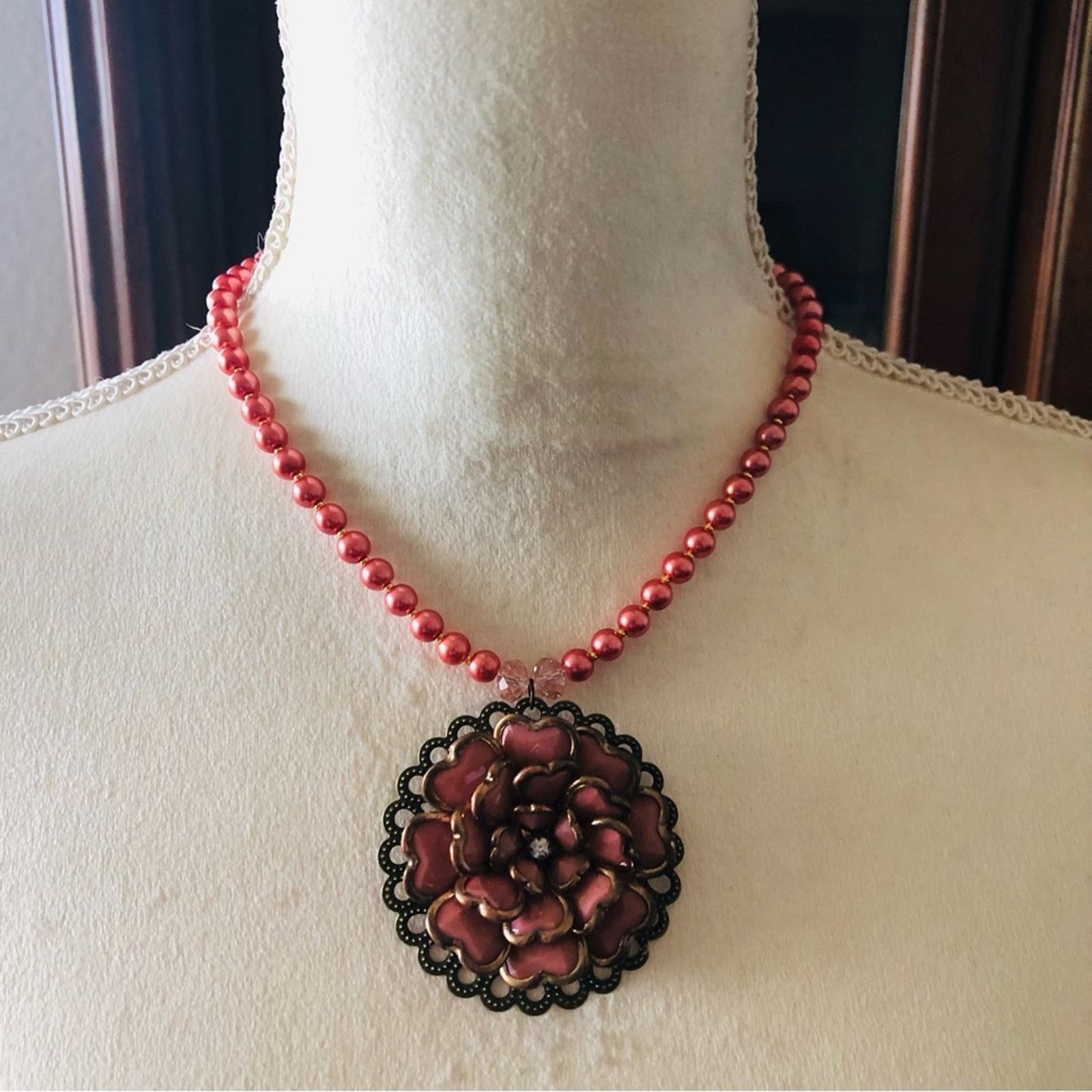 Handmade Handcrafted repurpose rose floral cluster Pearl necklace Size ONE SIZE - 3 Thumbnail