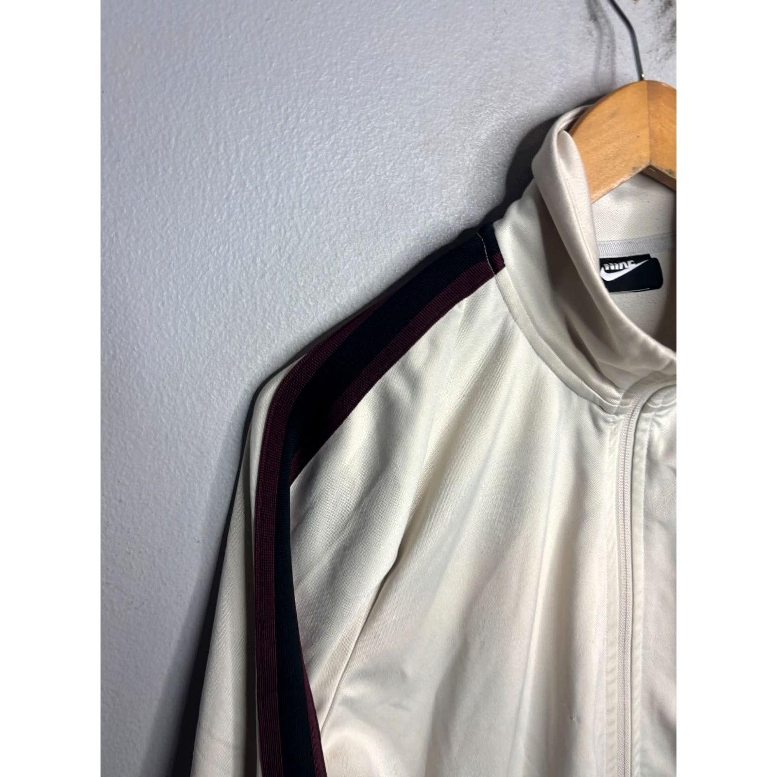 Nike Nike N98 Tribute Track Jacket Size M Ivory Black Burgundy AR2244-272 5413 Size US M / EU 48-50 / 2 - 2 Thumbnail