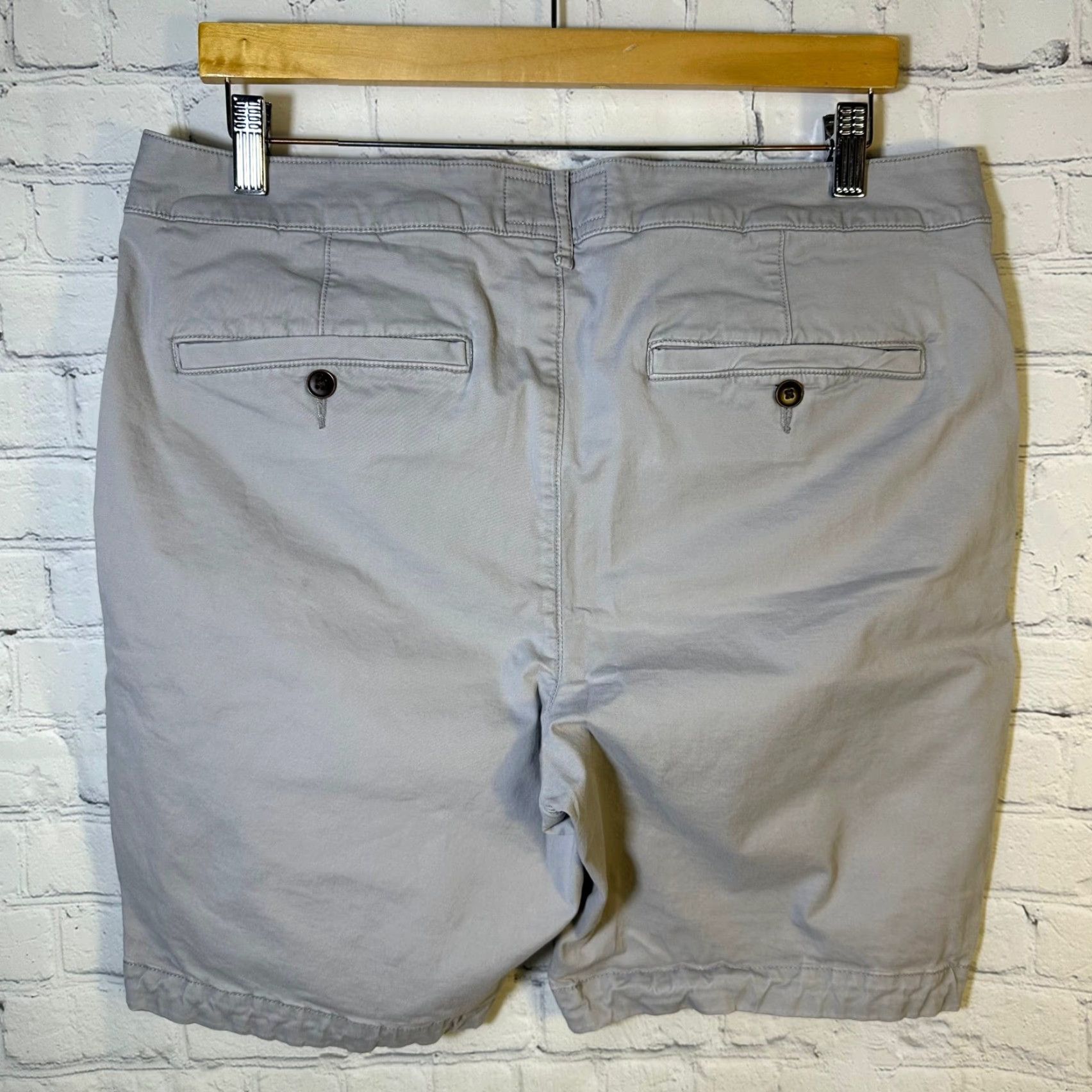 Abercrombie & Fitch Abercrombie & Fitch Mens Gray Stretch Chino Shorts 34 Flat Front Casual Size US 34 / EU 50 - 4 Thumbnail