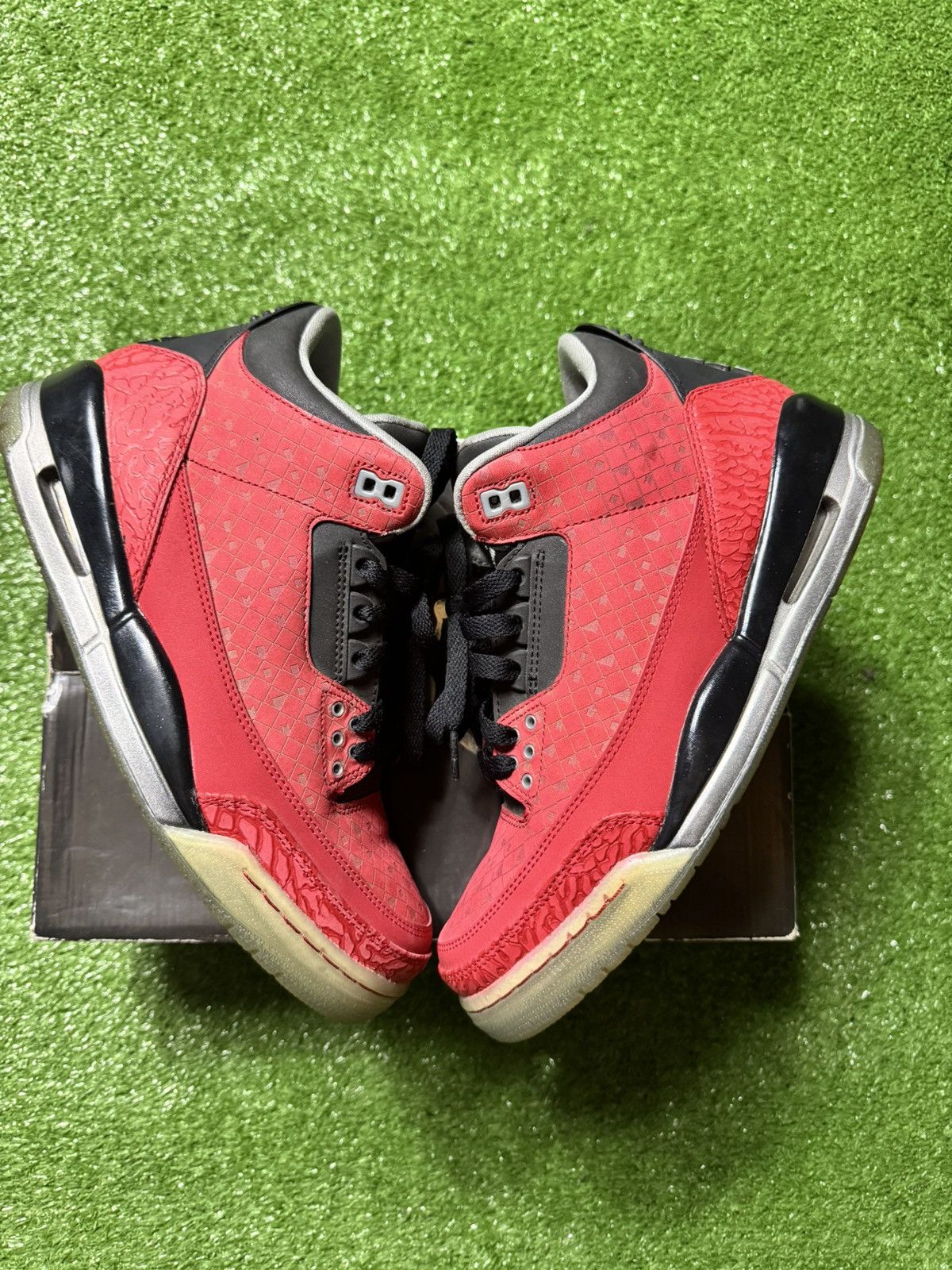 Jordan Brand Air Jordan 3 Retro Doernbecher 2010 Size US 9 / EU 42 - 1 Thumbnail