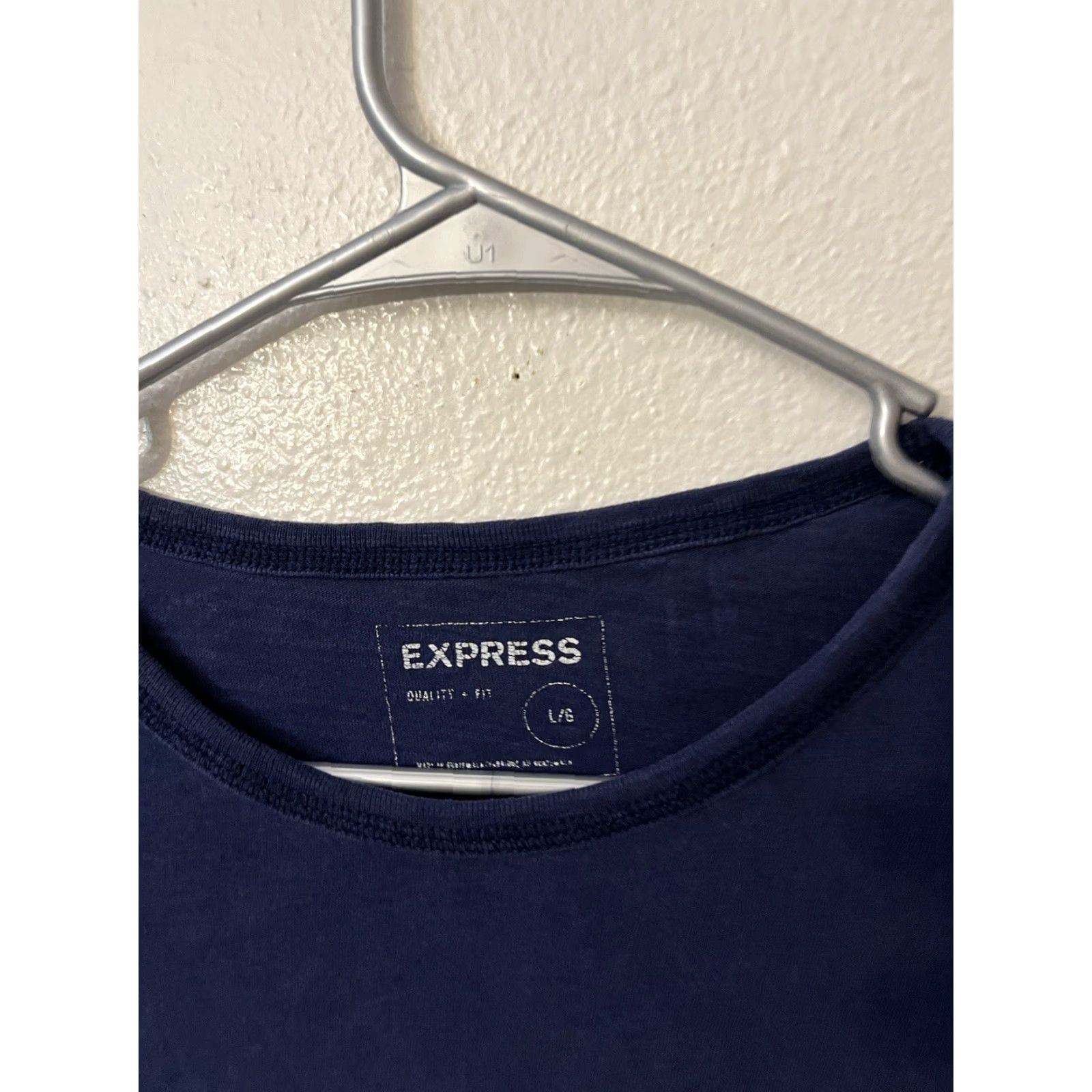 Express Express Graphic Print T-Shirt Blue Size Large Men Crew Neck Shirt MENS Express Outlet Logo Graphic Print Size US L / EU 52-54 / 3 - 2 Thumbnail