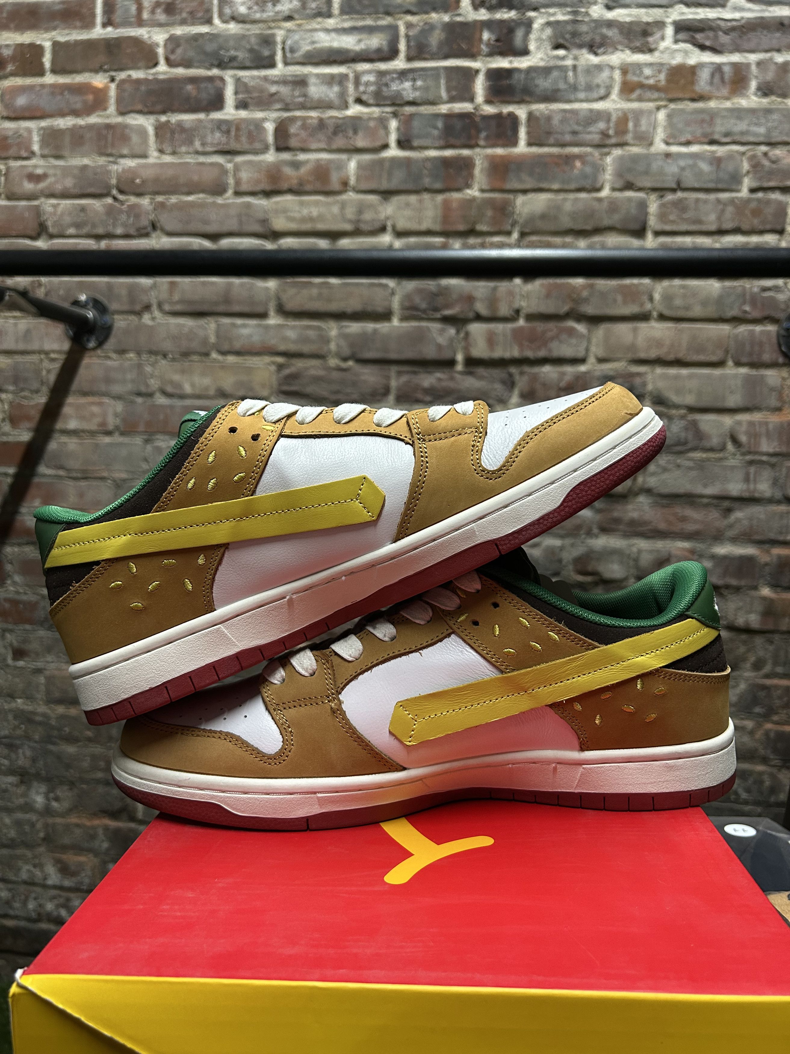 Vandy The Pink Vandy The Pink Burger Dunk Size US 11 / EU 44 - 3 Thumbnail