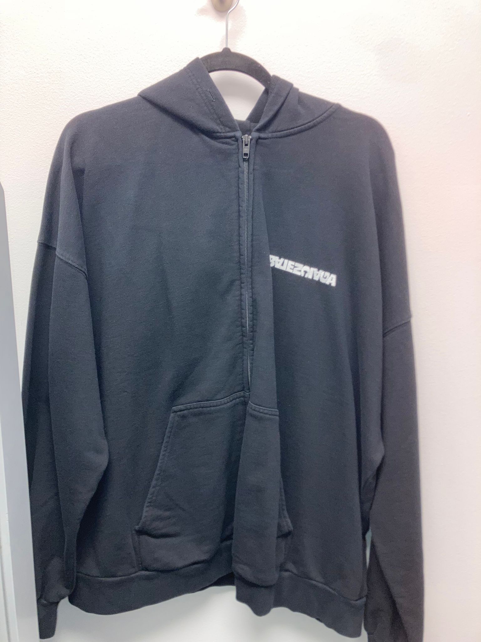 Balenciaga o1mt1gz1124 Zip Up Hoodie in Black/White Size XL / US 12-14 / IT 48-50 - 1 Thumbnail