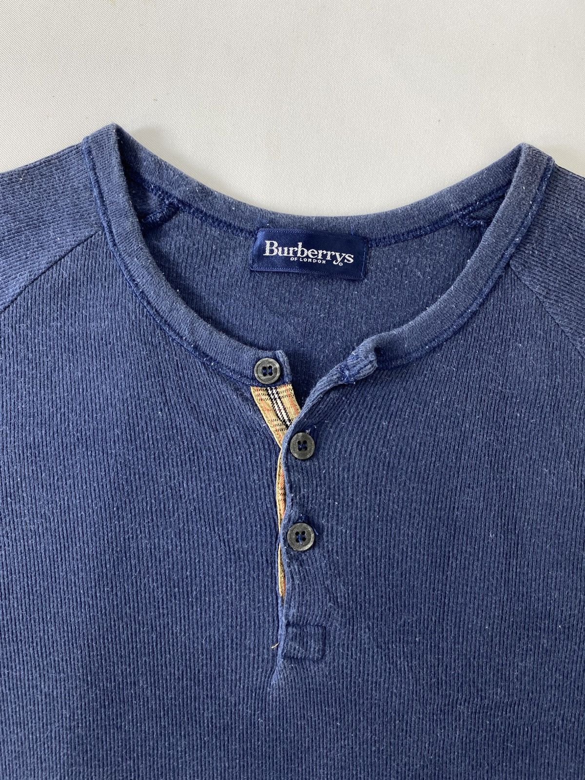 Burberry 90s Burberrys Of London Henley Neck Plain Tee Size US S / EU 44-46 / 1 - 4 Thumbnail