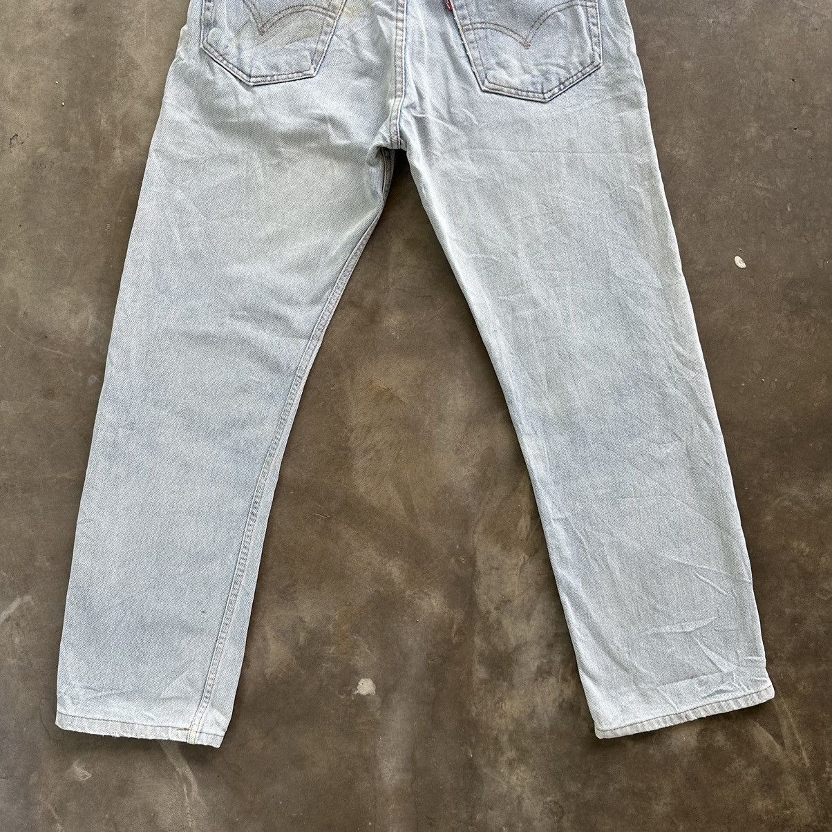Japanese Brand Vintage Levi’s 505 Lightwash Distress Faded Denim Jean Pant Size US 30 / EU 46 - 10 Thumbnail
