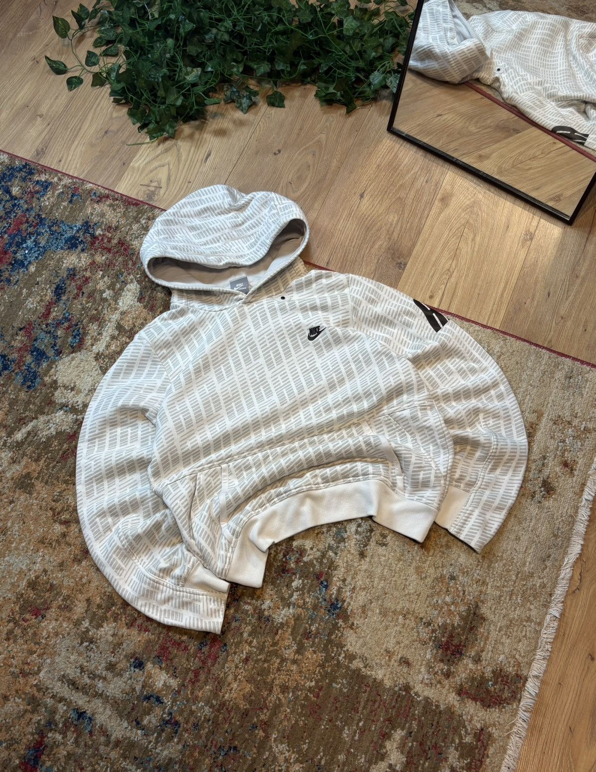 Nike 00s Vintage Nike Oversized Monogram Logo Oversized Hoodie Size US S / EU 44-46 / 1 - 1 Thumbnail