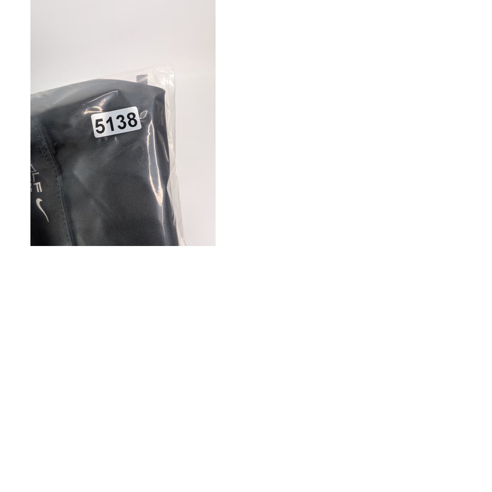 Nike **Nike Mens Golf Shorts 40 Regular Fit Dri-Fit Black Flat Front** User: ### Nike Mens 40 Dri-Fit Golf Shorts Black Flat Front Regular Fit Size US 40 / EU 56 - 9 Thumbnail
