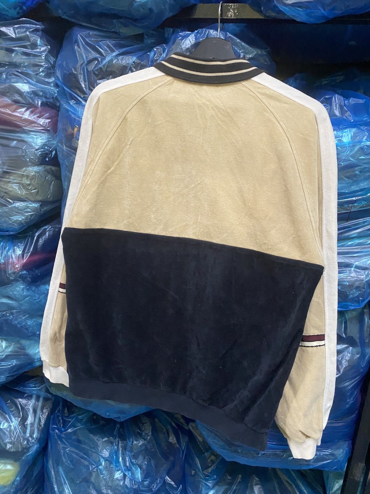 Ellesse Vintage Ellesse Japan-Made Velour Polo Beige Black Size US S / EU 44-46 / 1 - 10 Thumbnail