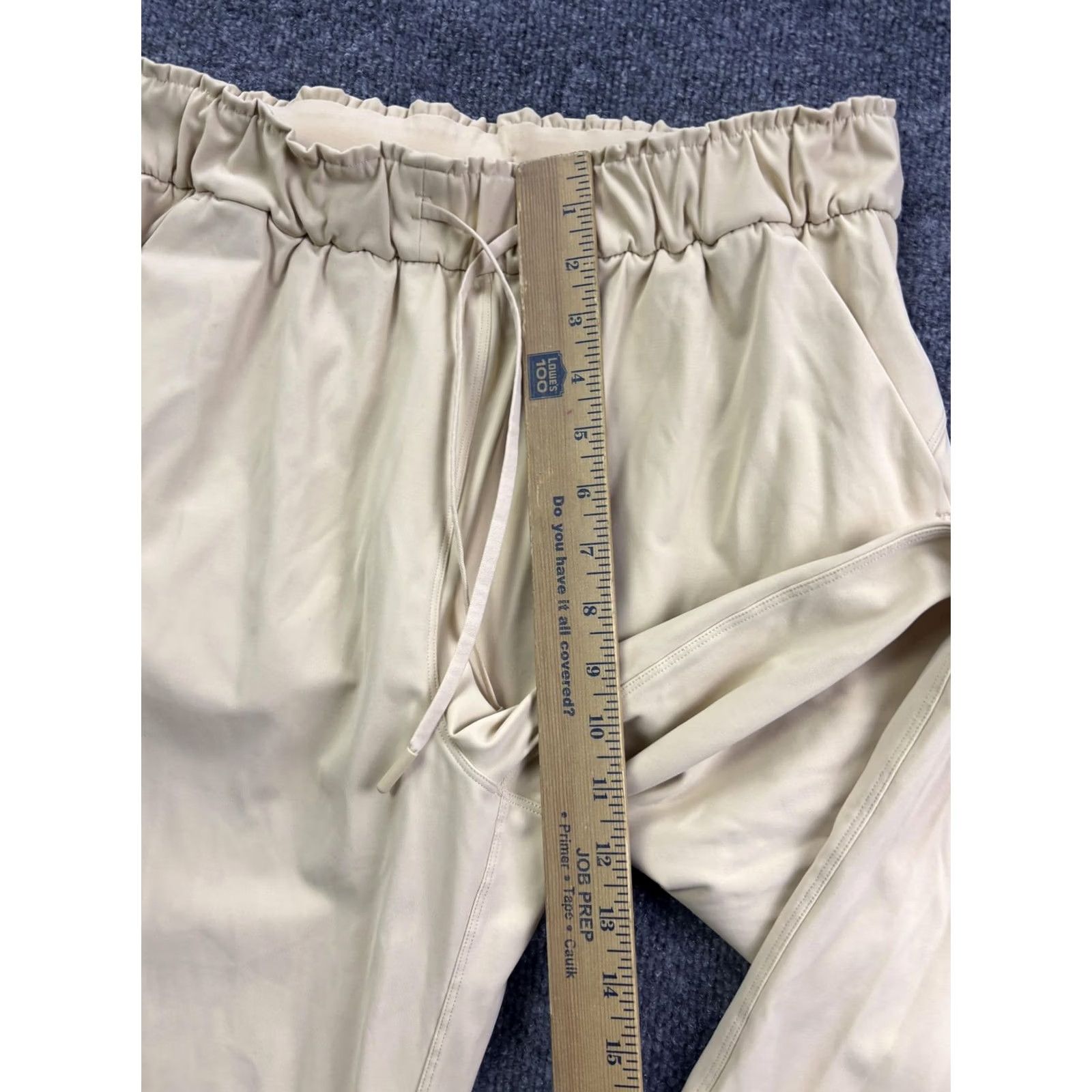 Lululemon Lululemon Jogger Pants Womens 8 Beige Elastic Waist Pockets Yoga Travel Tapered Leg Size 30" / US 8 / IT 44 - 4 Thumbnail