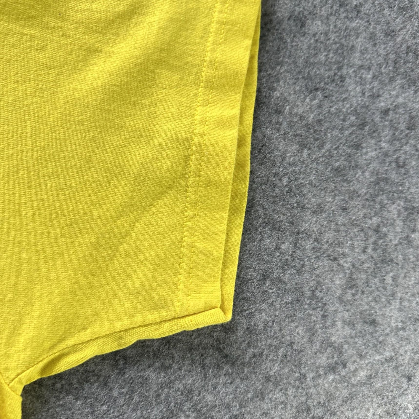 Fruit Of The Loom VINTAGE Adams Ohana Shirt Mens M Yellow Graphic Print 2003 Hawaiian Tee 2000s Crew Neck T-Shirt Size US M / EU 48-50 / 2 - 7 Thumbnail