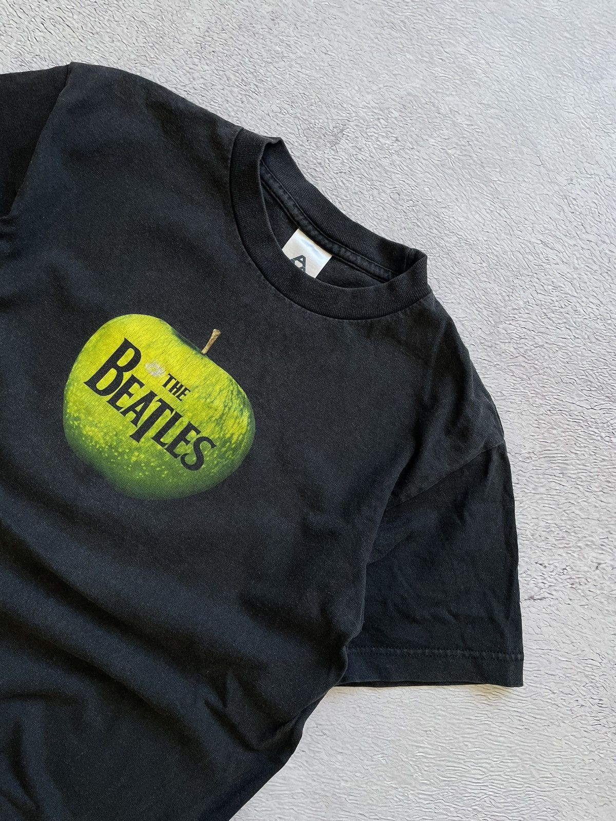 Band Tees The Beatles Apple Logo Vintage Band Tee Shirt Size US S / EU 44-46 / 1 - 3 Thumbnail