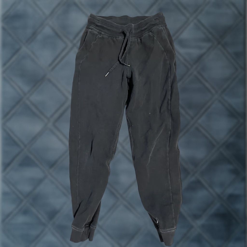 Lululemon Lululemon Pants Women 4 Black Tapered Jogger Sweatpants Drawstring Pockets Activewear Inseam 28 Waist 29 Womens Size 27" / US 4 / IT 40 - 1 Thumbnail