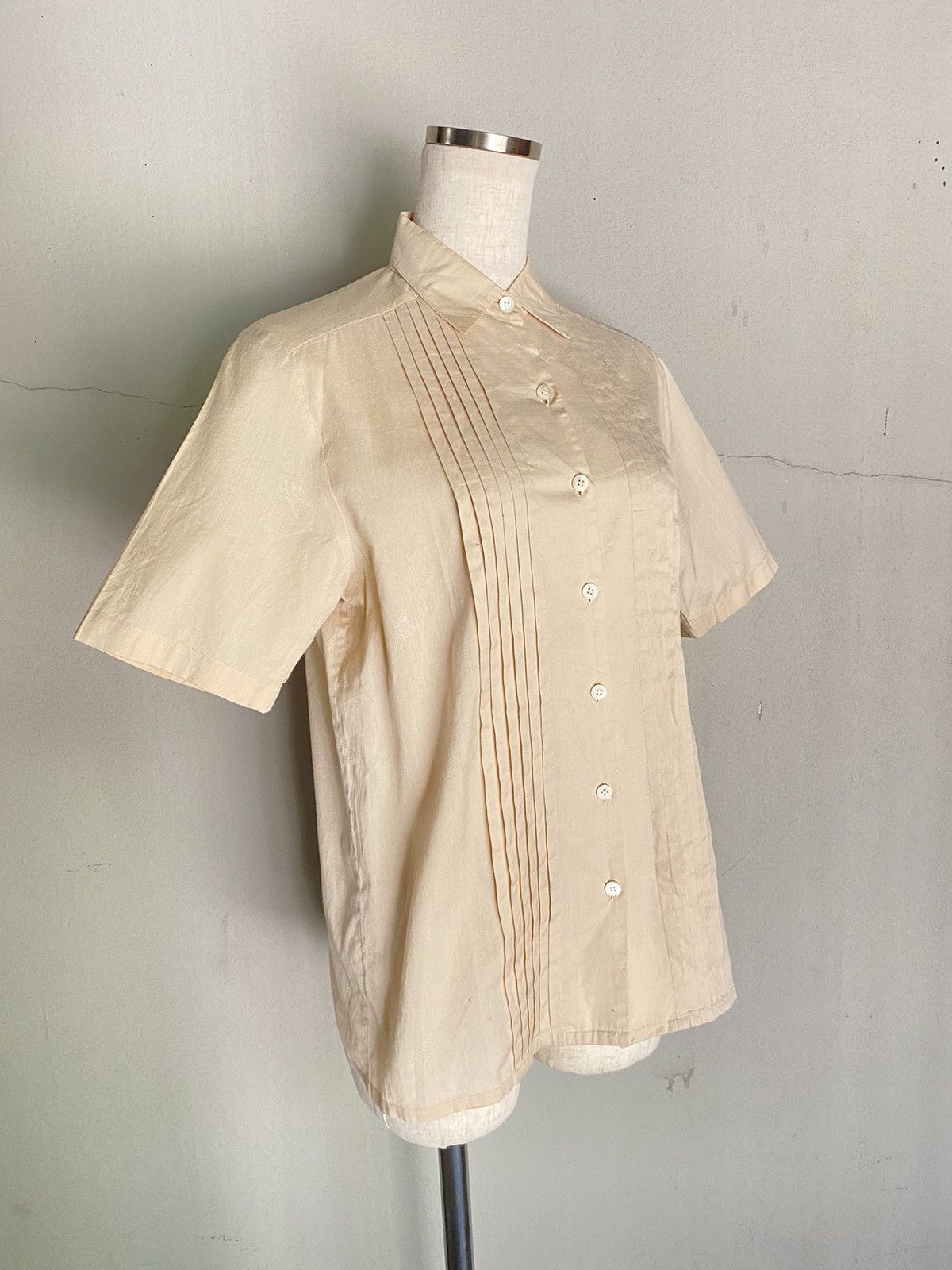 Burberry BURBERRY Beige Pleated Button-Up Shirt Size M / US 6-8 / IT 42-44 - 3 Thumbnail