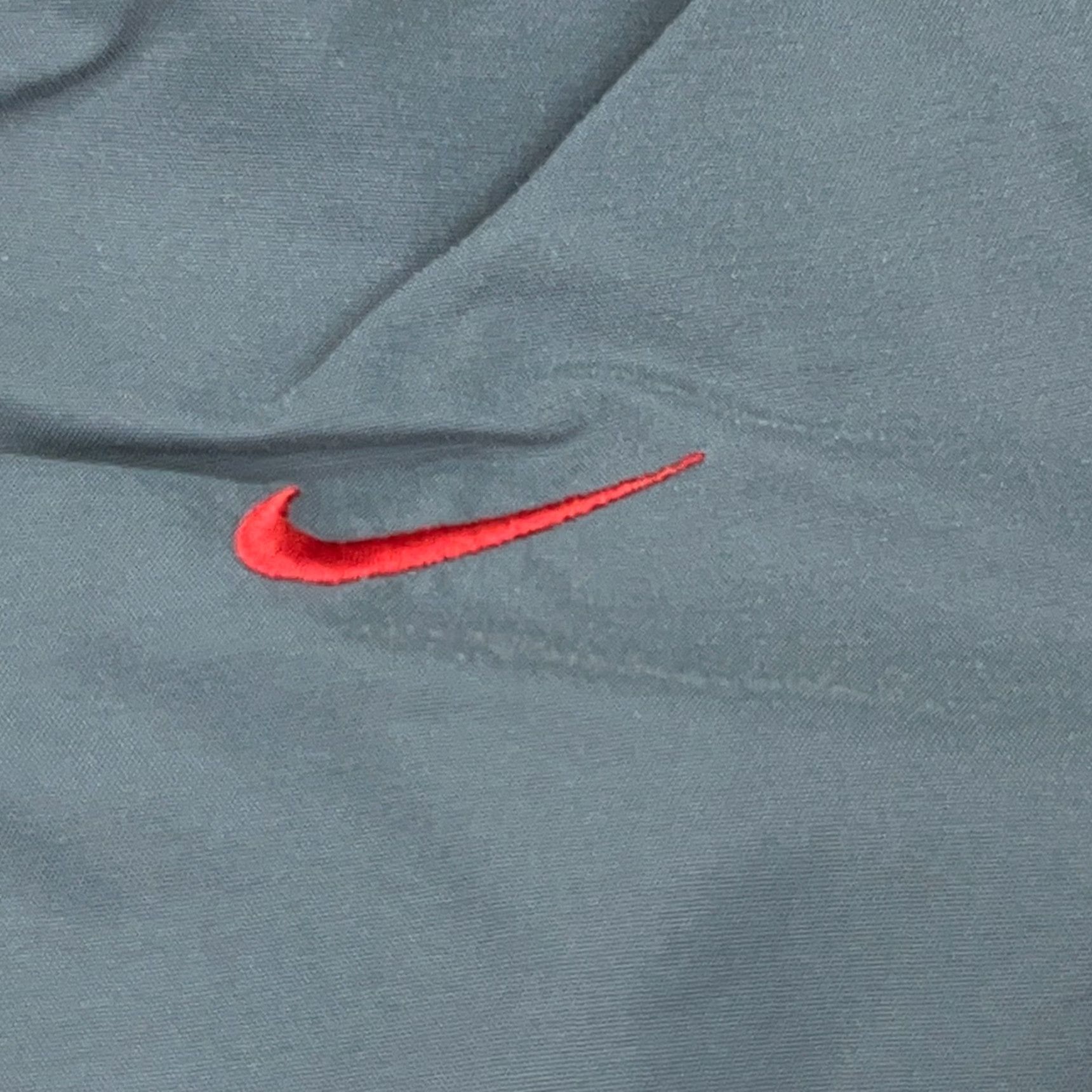 Nike VINTAGE Nike Jacket Mens Large Gray Windbreaker Zip Full Zip All Seasons Packable Pockets 80s 90s Retro Modern Nike Mens XL? Size US L / EU 52-54 / 3 - 4 Thumbnail