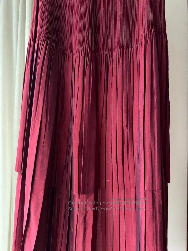 Issey Miyake Issey Miyake Double-layer Organ Pleated Burgundy Iridescen Size 25" / US 0 / IT 36 - 4 Thumbnail