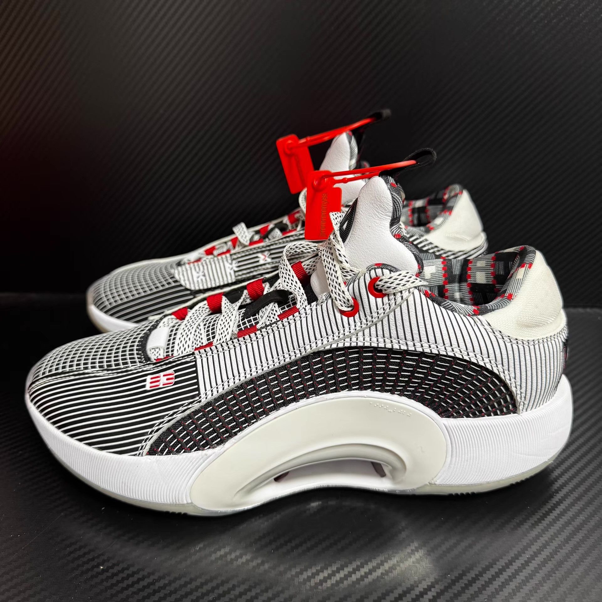 Nike AJ35 Quai 54 low-top Q11 Size US 9 / EU 42 - 1 Thumbnail
