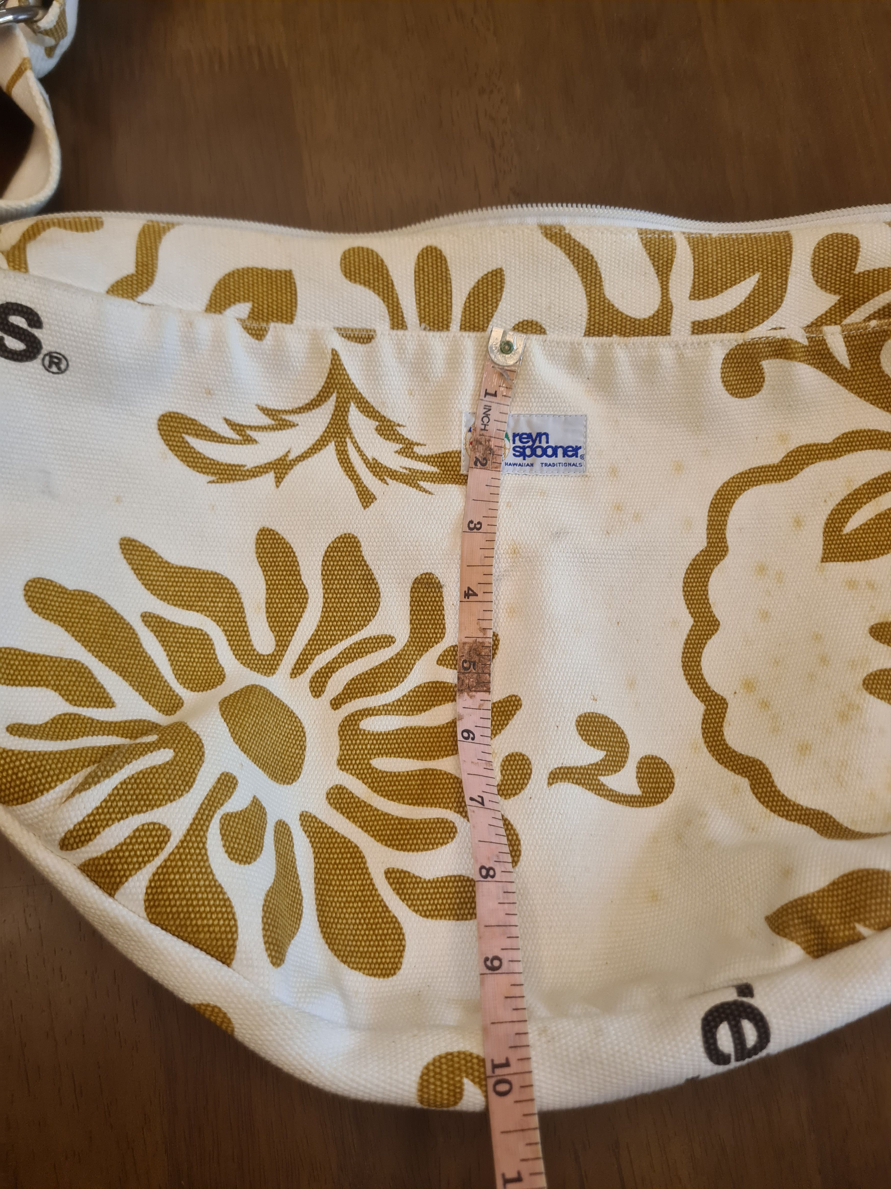 Reyn Spooner Reyn spooner banana newspaper slingbag Size ONE SIZE - 8 Thumbnail