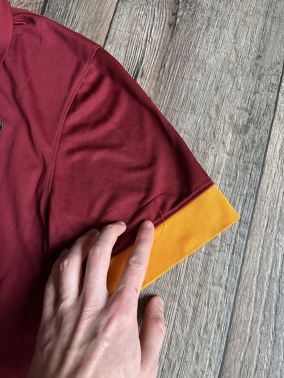 Nike AS Roma Nike Home Soccer Shirt Football Jersey 2014 2015 Size US M / EU 48-50 / 2 - 4 Thumbnail