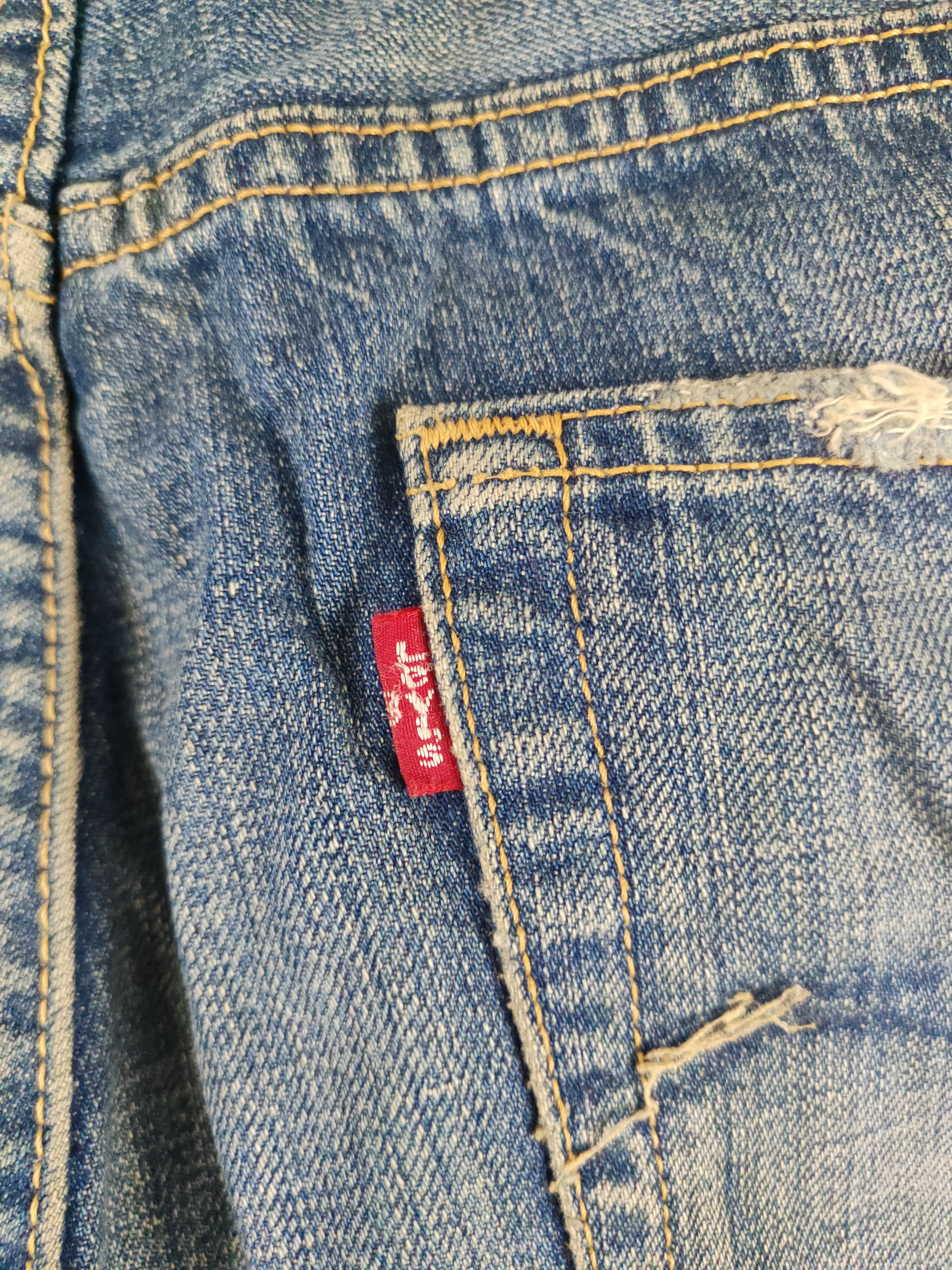 Levi's 501 Levi's Blue Distressed Ripped denim Jeans #S2834 Size US 33 - 10 Thumbnail