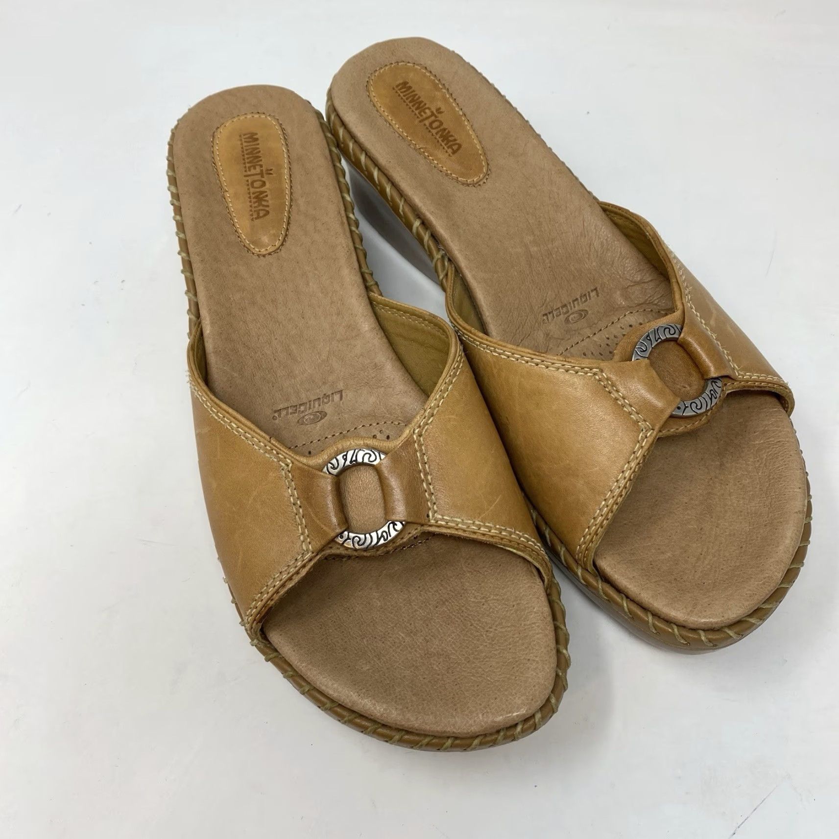 Minnetonka Minnetonka Womens Sandals Slide Beige Leather Wedge Open Toe M Casual Summer 9 Bohemian Slip On Shoes Size US 9 / IT 39 - 2 Thumbnail