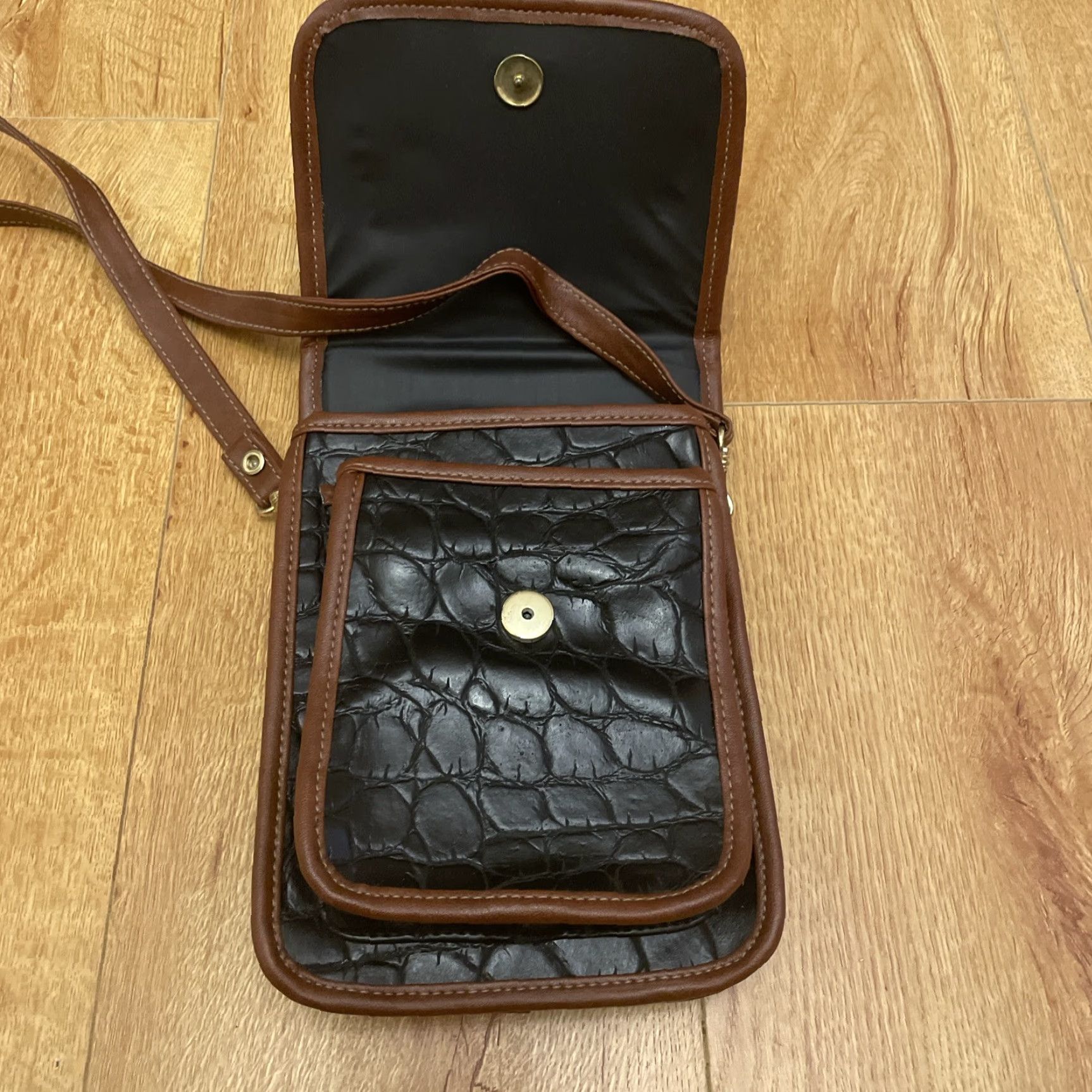 Dolce Vita VINTAGE Jackson Crossbody Bag Women's All Weather Black Brown Faux Leather Crocodile Logo 90s Derby Size ONE SIZE - 6 Thumbnail