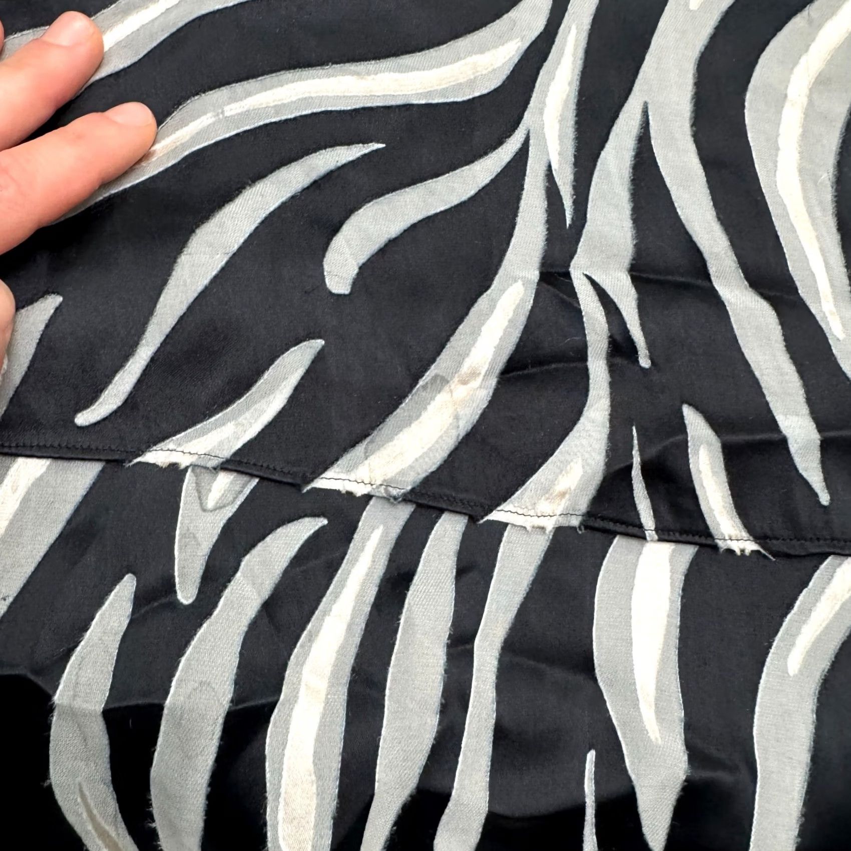 White House Black Market White House Black Market Zebra Print Beaded Mini Dress Womens 0 Black White Size XS / US 0-2 / IT 36-38 - 5 Thumbnail