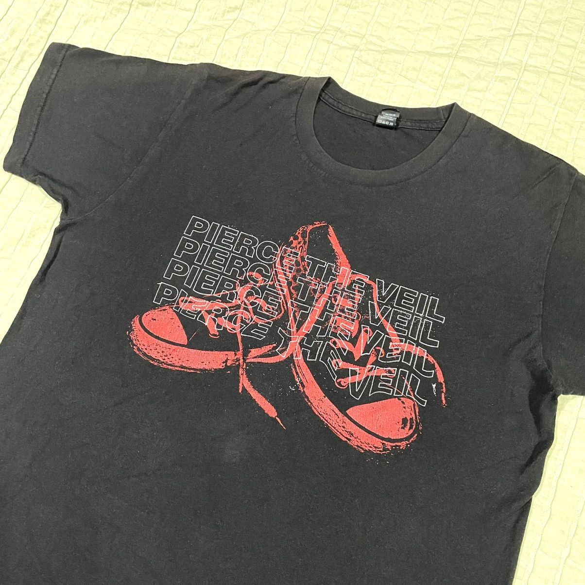 Band Tees Vintage Pierce The Veil Band Rare T Shirt Size US M / EU 48-50 / 2 - 1 Thumbnail