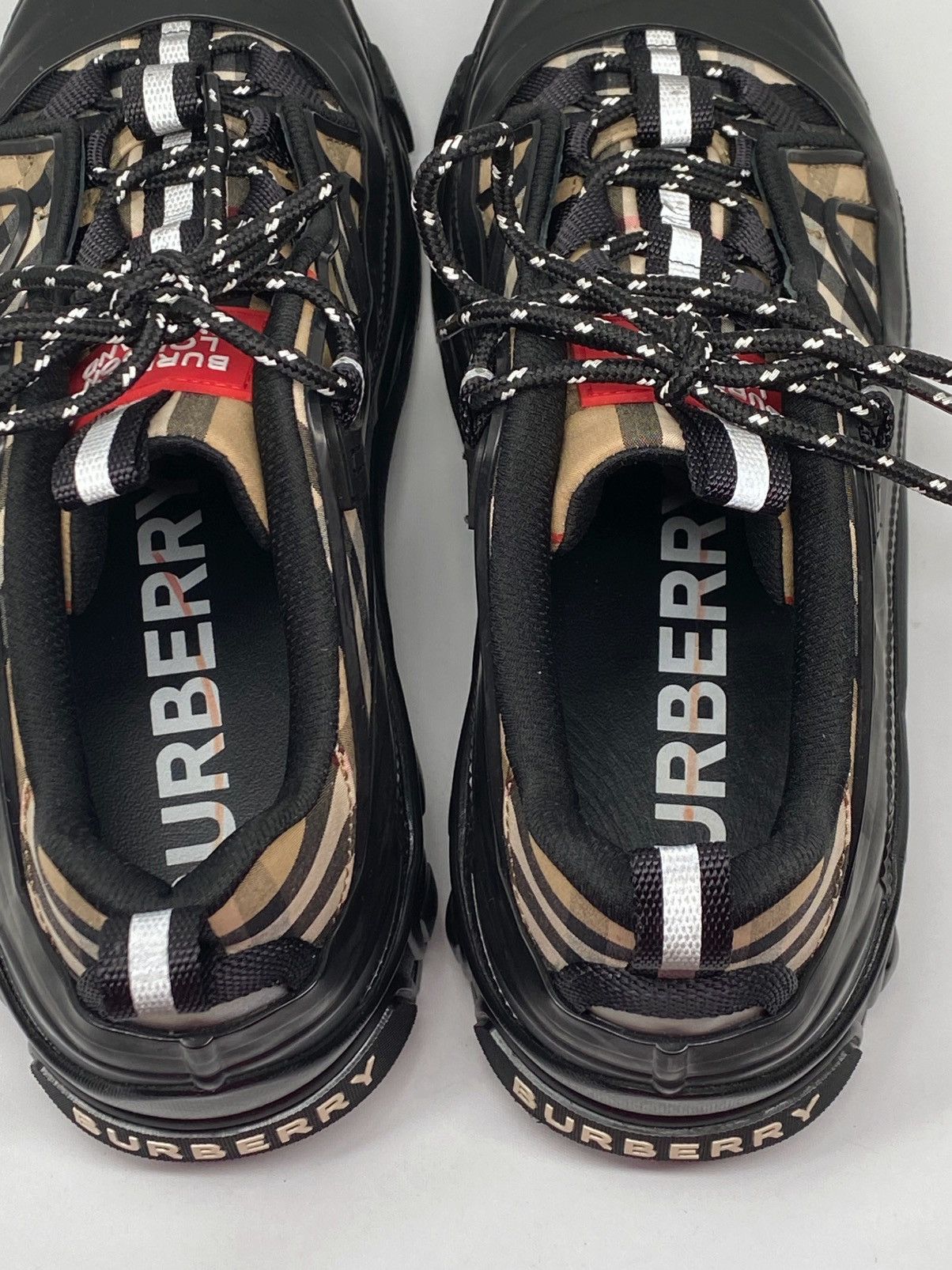 Burberry Burberry Arthur Vintage Check Sneakers size 40/us size 7 Size US 7 / EU 40 - 11 Thumbnail