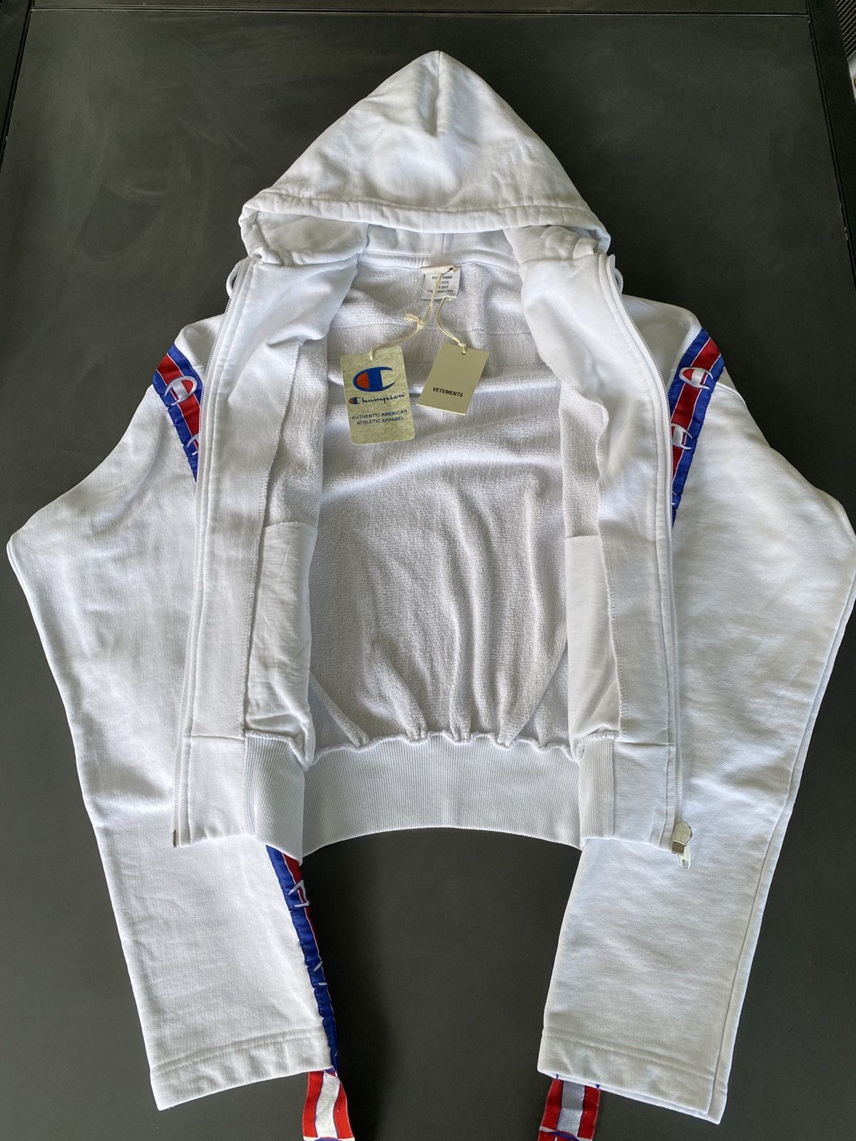 Champion × Vetements VETEMENTS SS17 - White Champion Zip Up Size US M / EU 48-50 / 2 - 2 Thumbnail