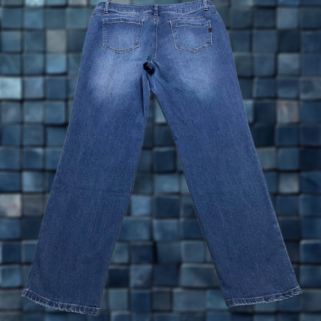 Vintage 1822 Denim Jeans Blue 14 Straight High Rise Distressed Denim Cotton Blend Womens Regular Size 14 Jeans Size 36" / US 14 / IT 50 - 1 Thumbnail