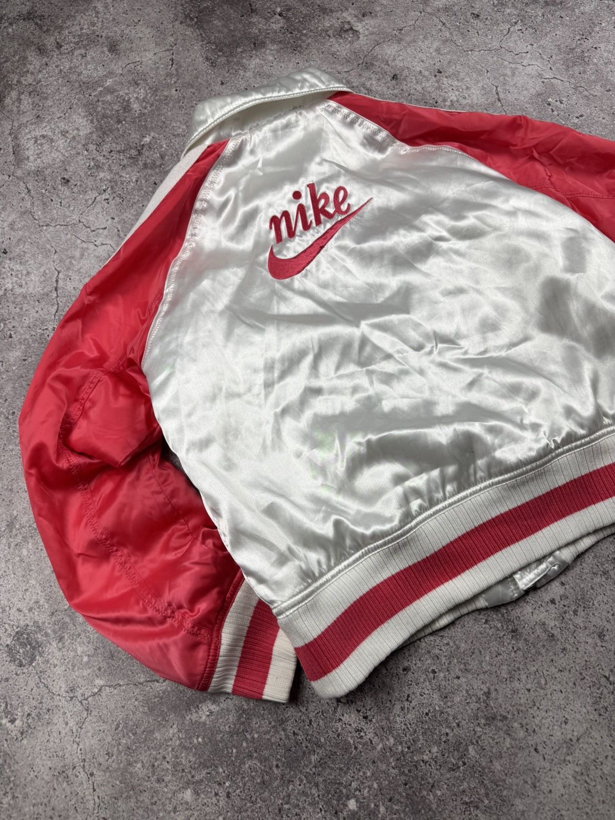 Nike VINTAGE NIKE Y2K BIG SWOOSH LOGO NYLON BOMBER PINK JACKET Size S / US 4 / IT 40 - 2 Thumbnail