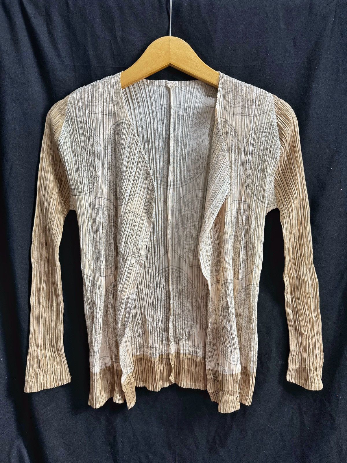Homme Plisse Issey Miyake × Issey Miyake × Pleats Please Issey Miyake Issey Miyake Pleats Please Cardigan All Over Art Size M / US 6-8 / IT 42-44 - 1 Thumbnail