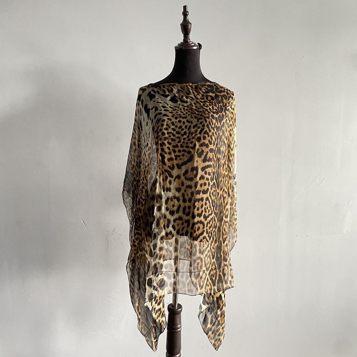 Yves Saint Laurent SS2002 Yves Saint Laurent leopard-print Silk Kaftan Size ONE SIZE - 4 Thumbnail