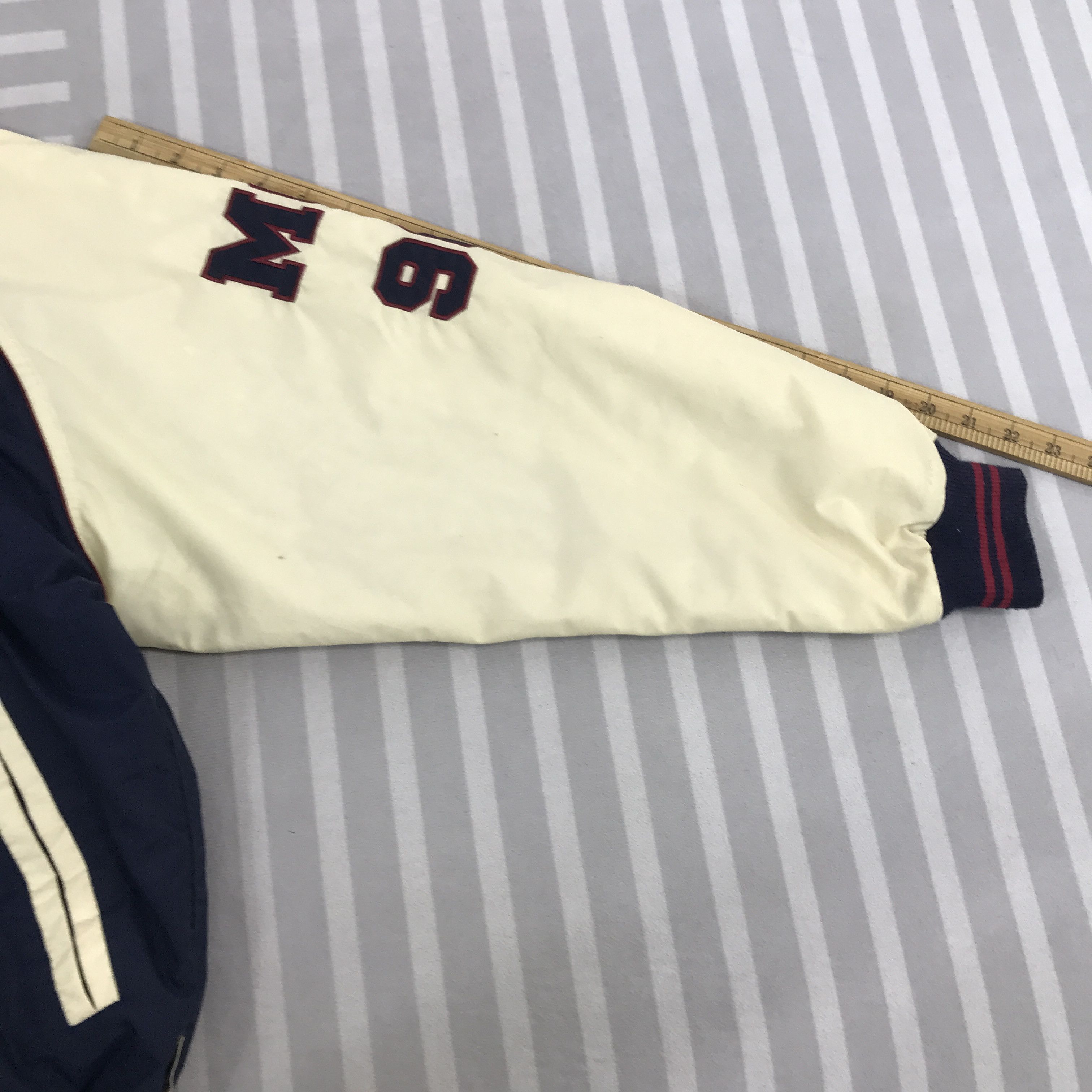 Japanese Brand × Mickey Mouse × Vintage Vintage Mickey Mouse x Logos outdoor jacket Size US L / EU 52-54 / 3 - 6 Thumbnail