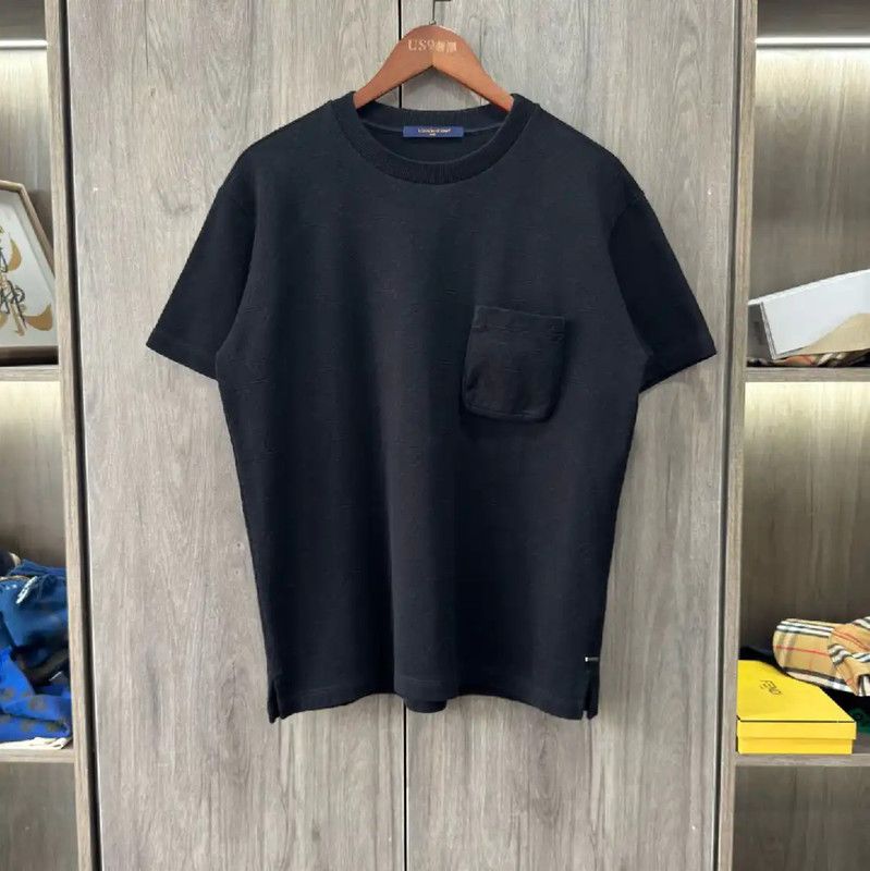 Louis Vuitton Louis Vuitton Black Leather T-Shirt for Women 0089 Size M / US 6-8 / IT 42-44 - 1 Thumbnail