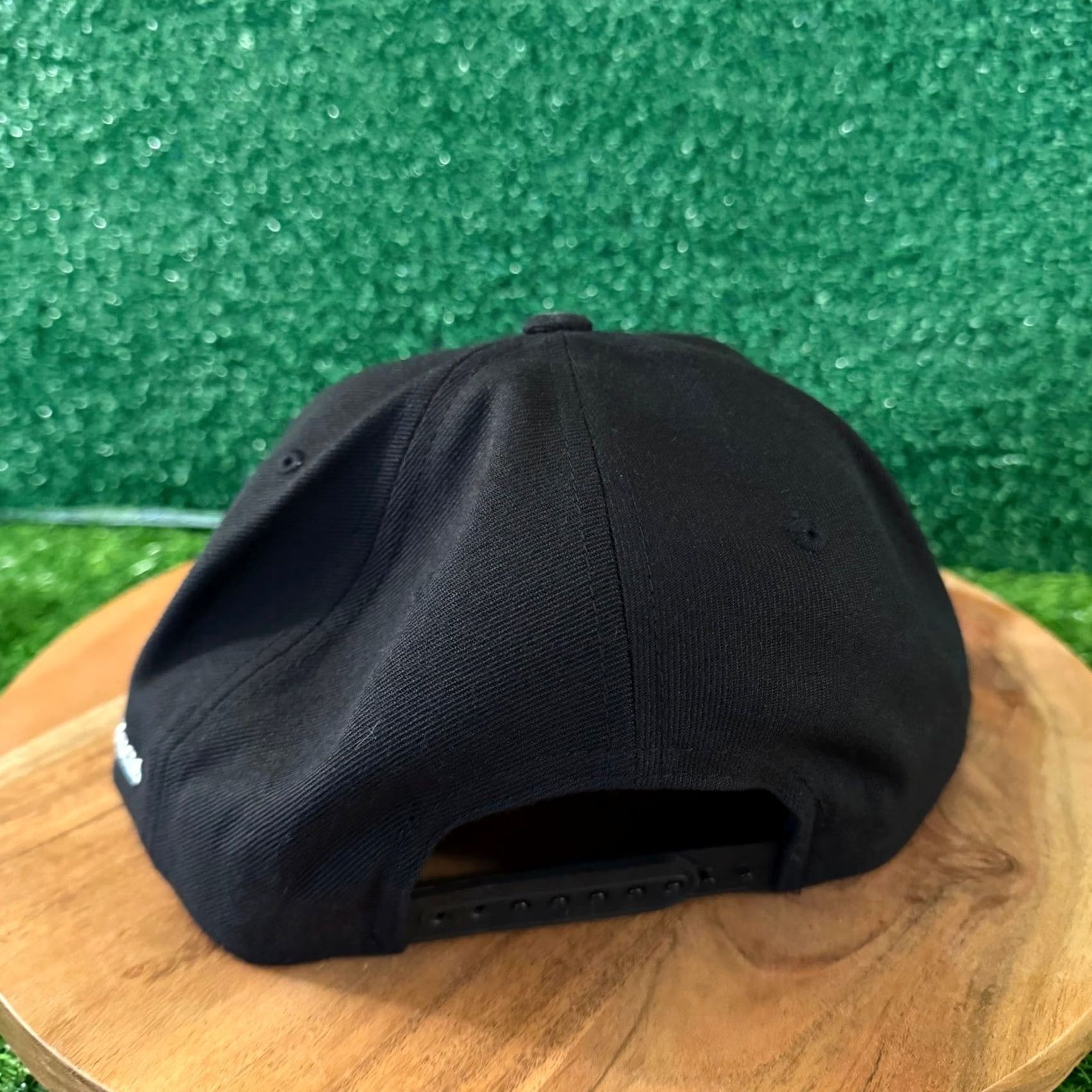 Vintage WWE Stone Cold Shattered Glass Snapback Hat Mens One Size Black Wrestling Cap Size ONE SIZE - 4 Thumbnail