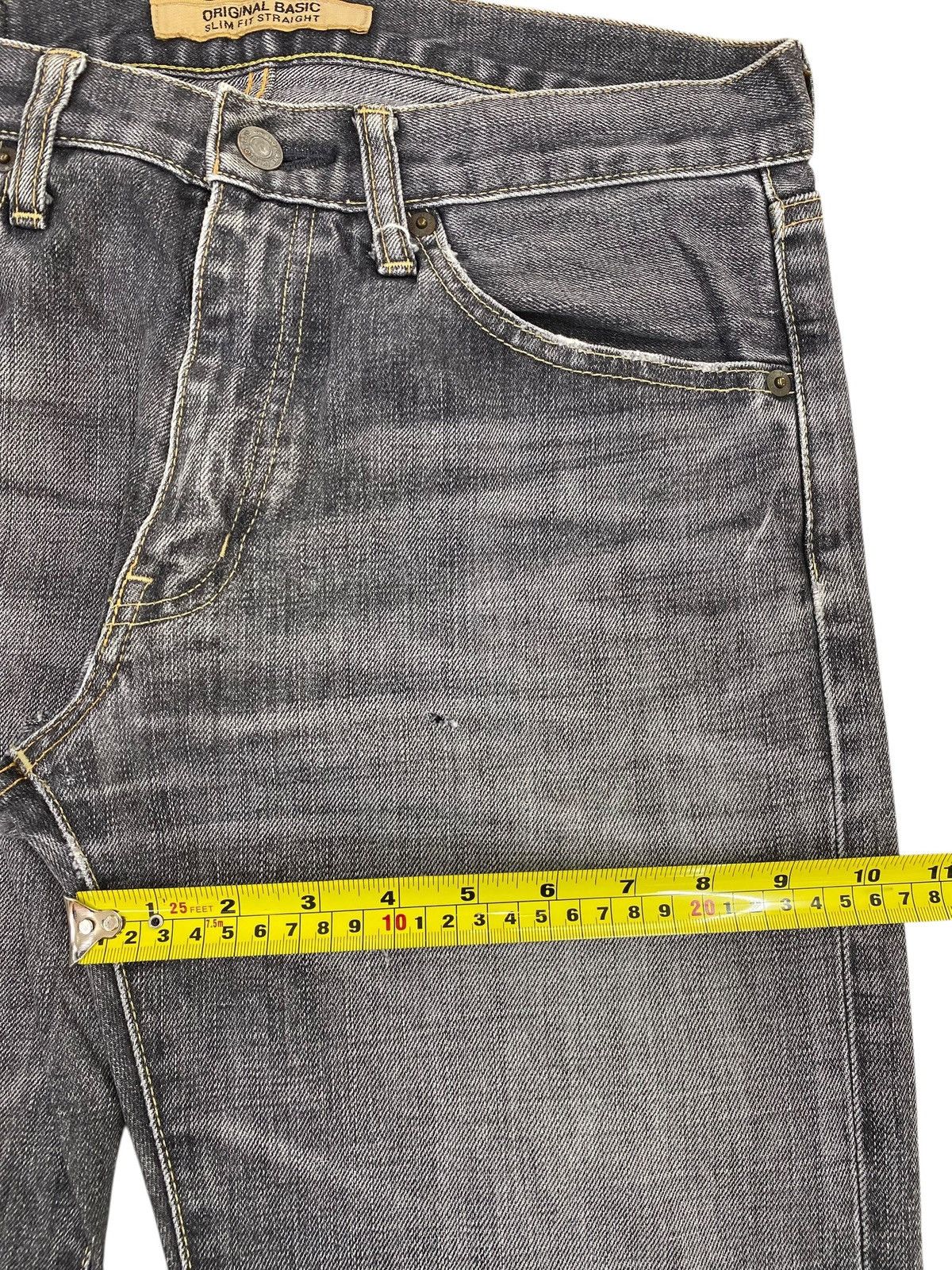 Uniqlo Uniqlo Light Wash Whiskered Slim Fit Straight Jeans Size US 32 / EU 48 - 7 Thumbnail